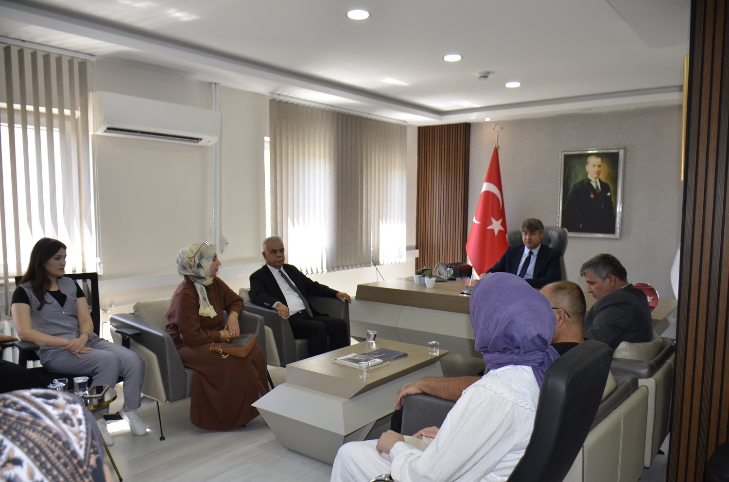 Yks’de Başarı Sağlayan Öğrencilerden, Milli Eğitim Müdürü Kaba’ya Ziyaret (5)
