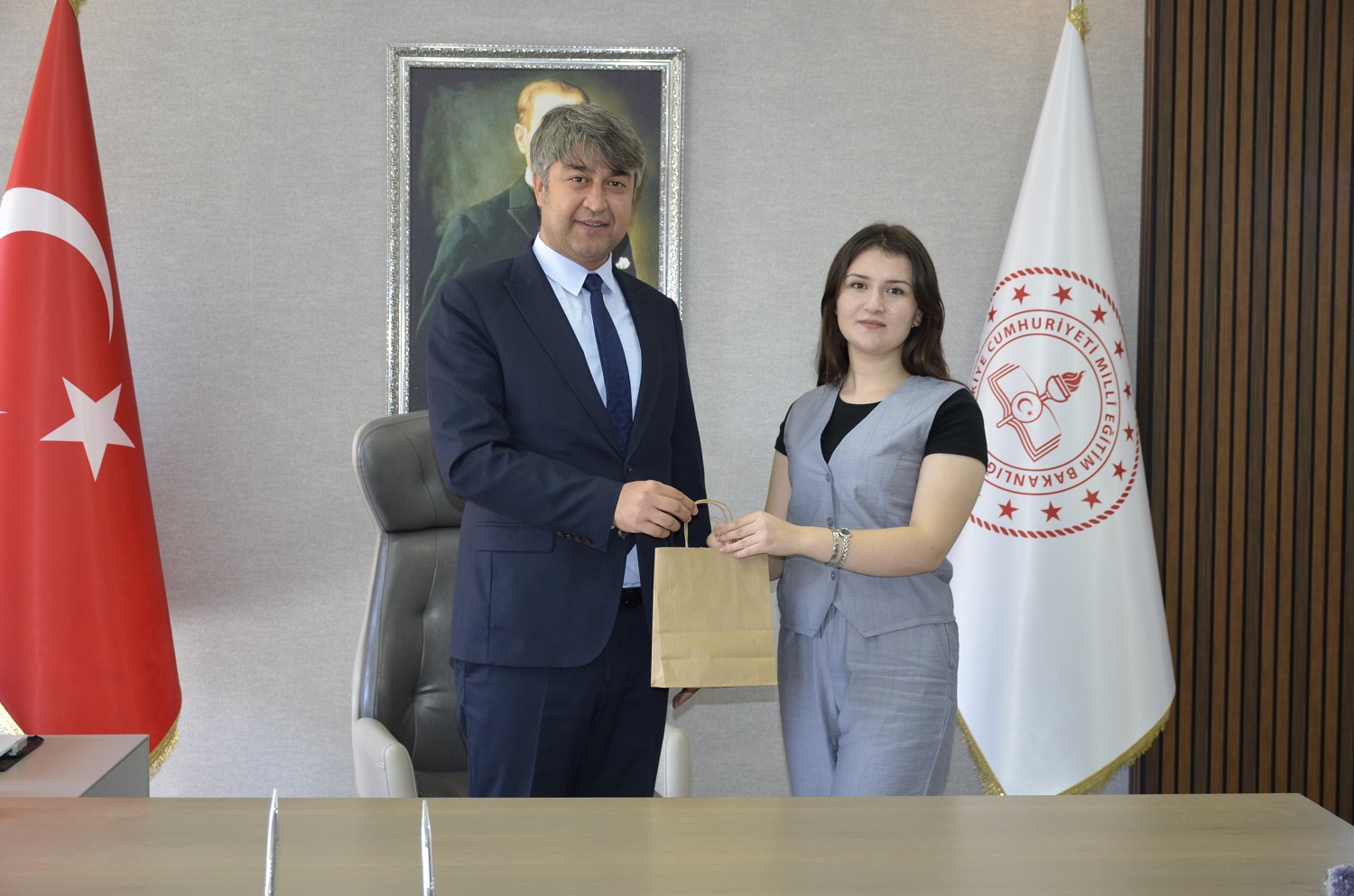 Yks’de Başarı Sağlayan Öğrencilerden, Milli Eğitim Müdürü Kaba’ya Ziyaret (7)