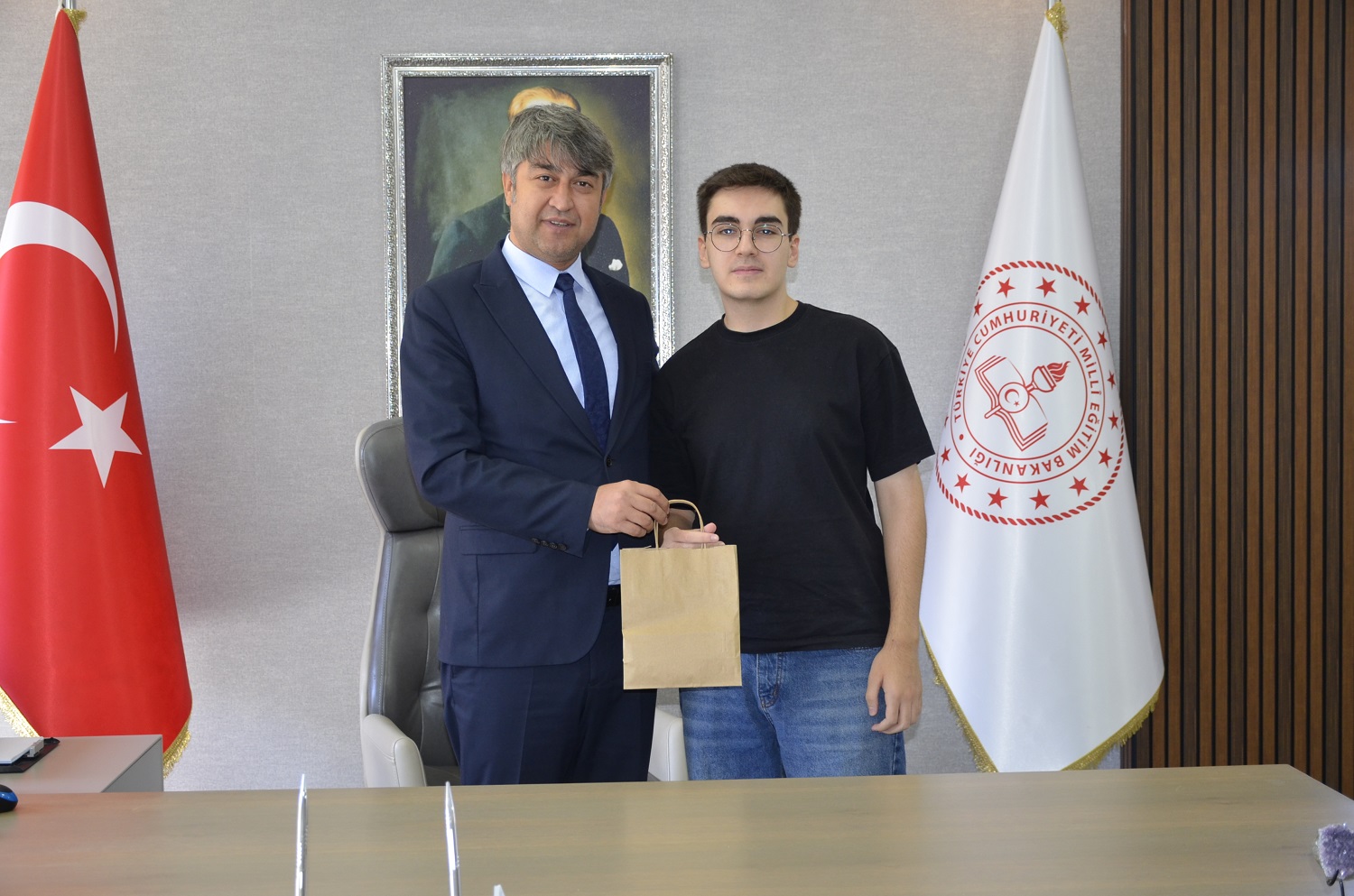 Yks’de Başarı Sağlayan Öğrencilerden, Milli Eğitim Müdürü Kaba’ya Ziyaret (9)