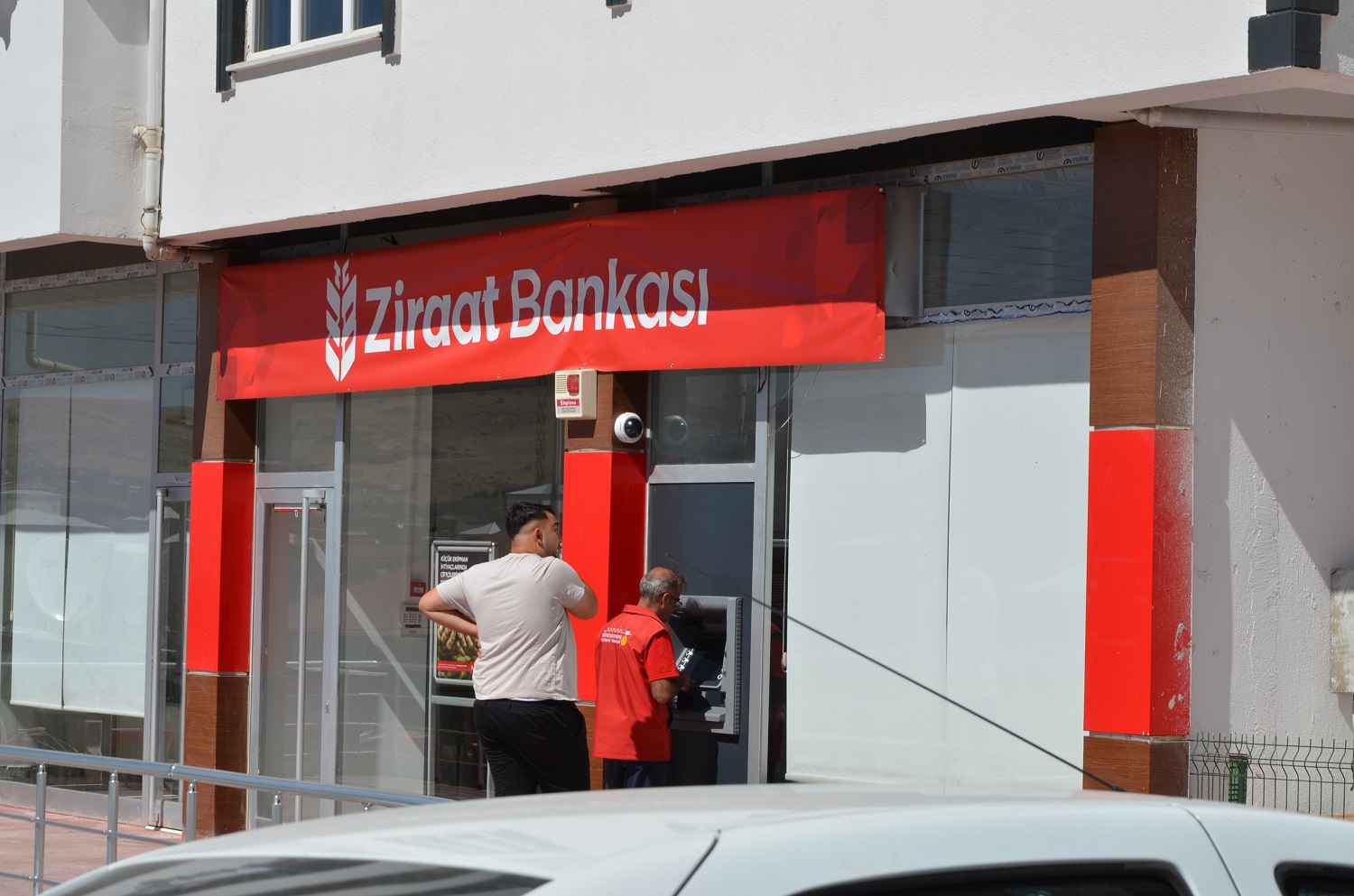 Ziraat Bankası Afşin Şubesi Geçici Adresinde Hizmet Veriyor (1)