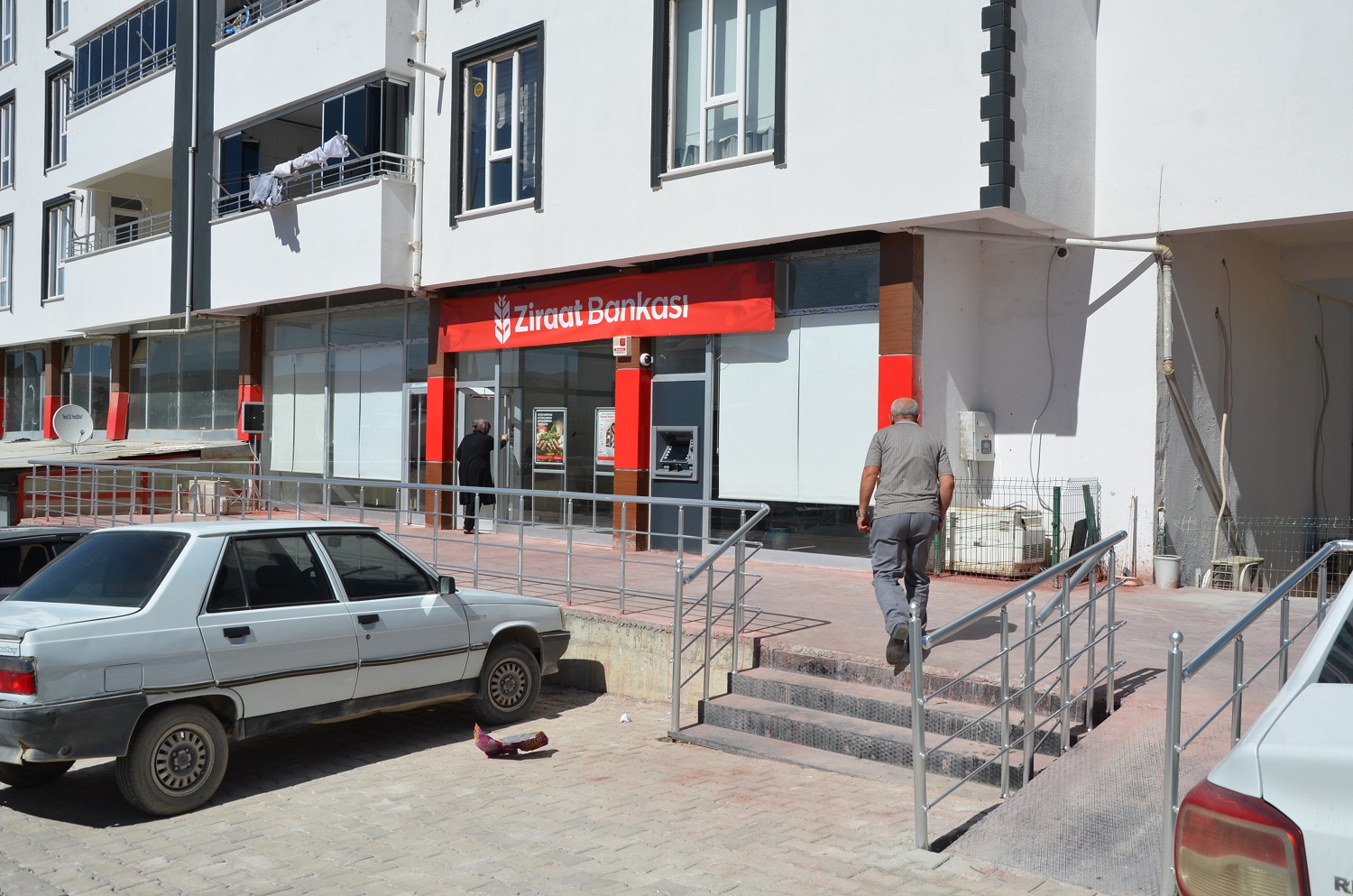 Ziraat Bankası Afşin Şubesi Geçici Adresinde Hizmet Veriyor (10)