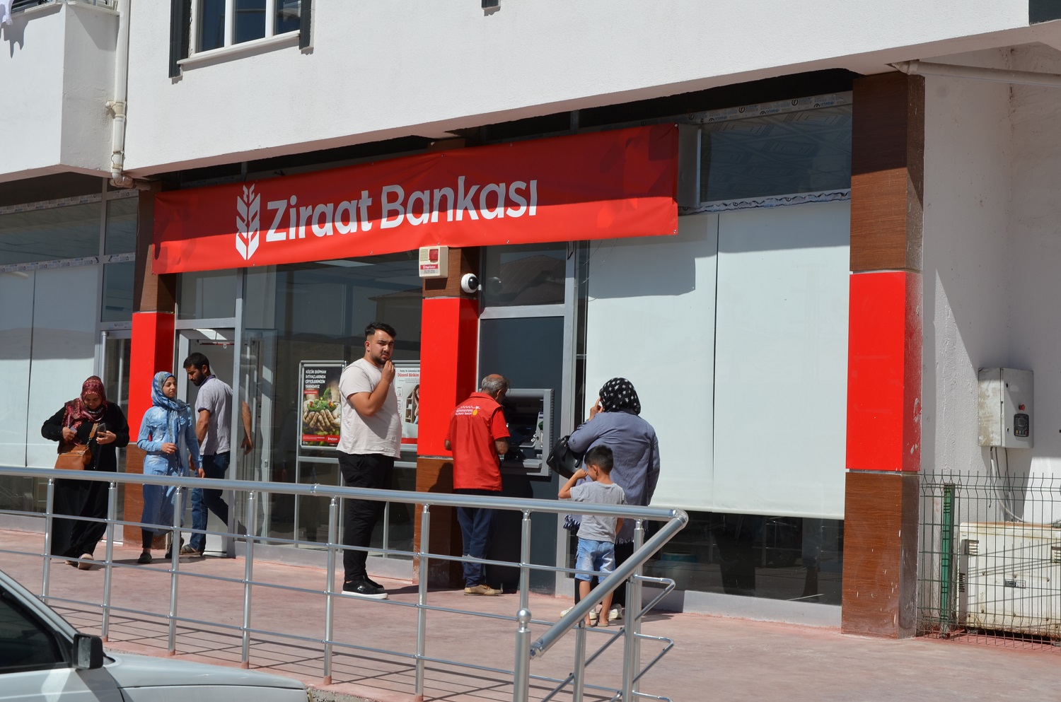 Ziraat Bankası Afşin Şubesi Geçici Adresinde Hizmet Veriyor (8)