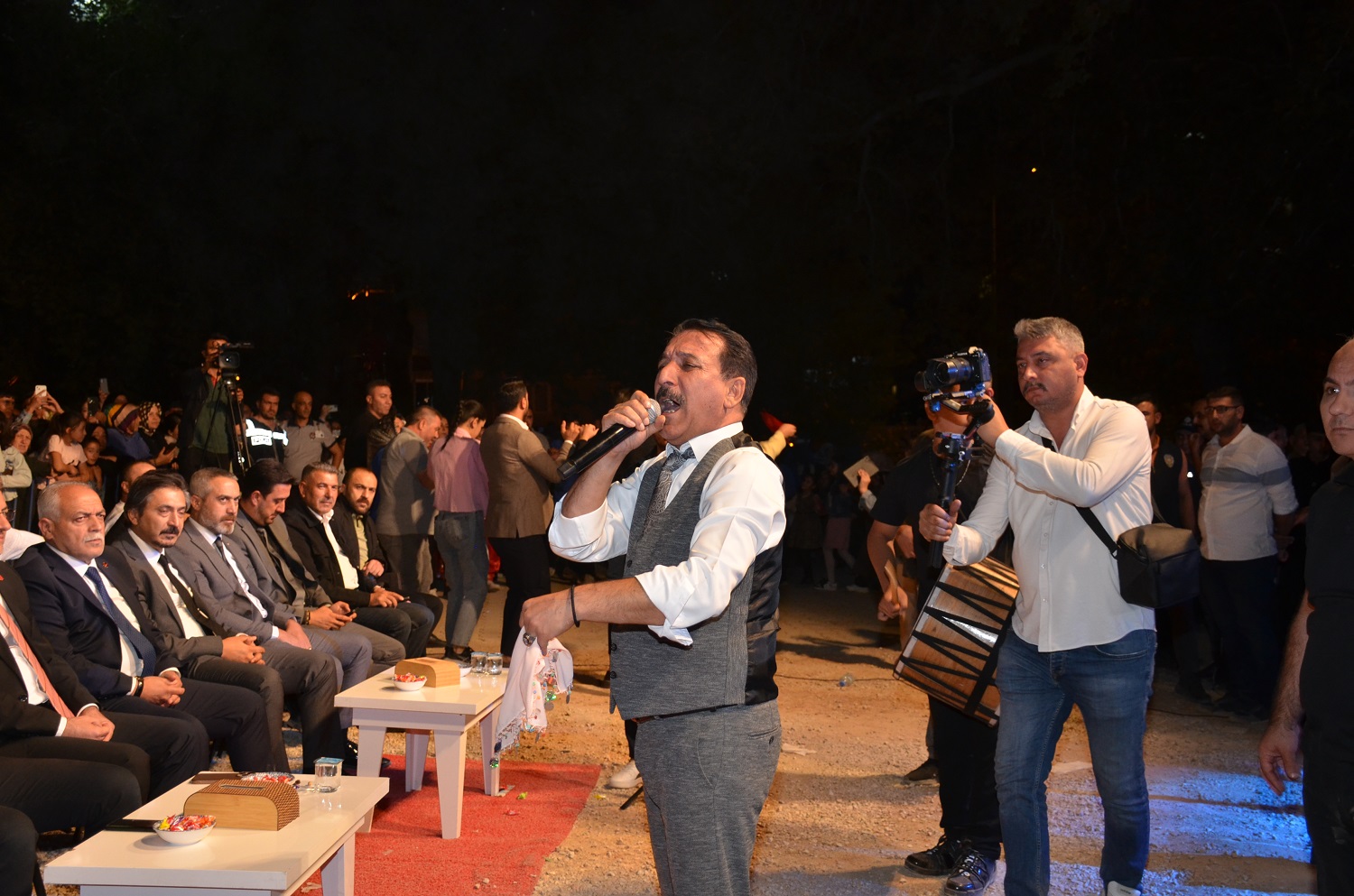 Afşin’de Latif Doğan Konseri Türkü Dolu Unutulmaz Gece (4)