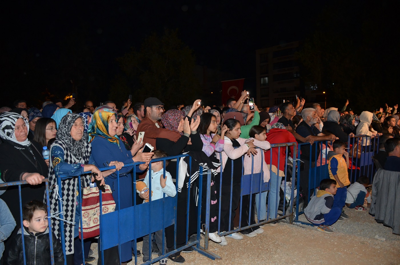 Afşin’de Latif Doğan Konseri Türkü Dolu Unutulmaz Gece (6)