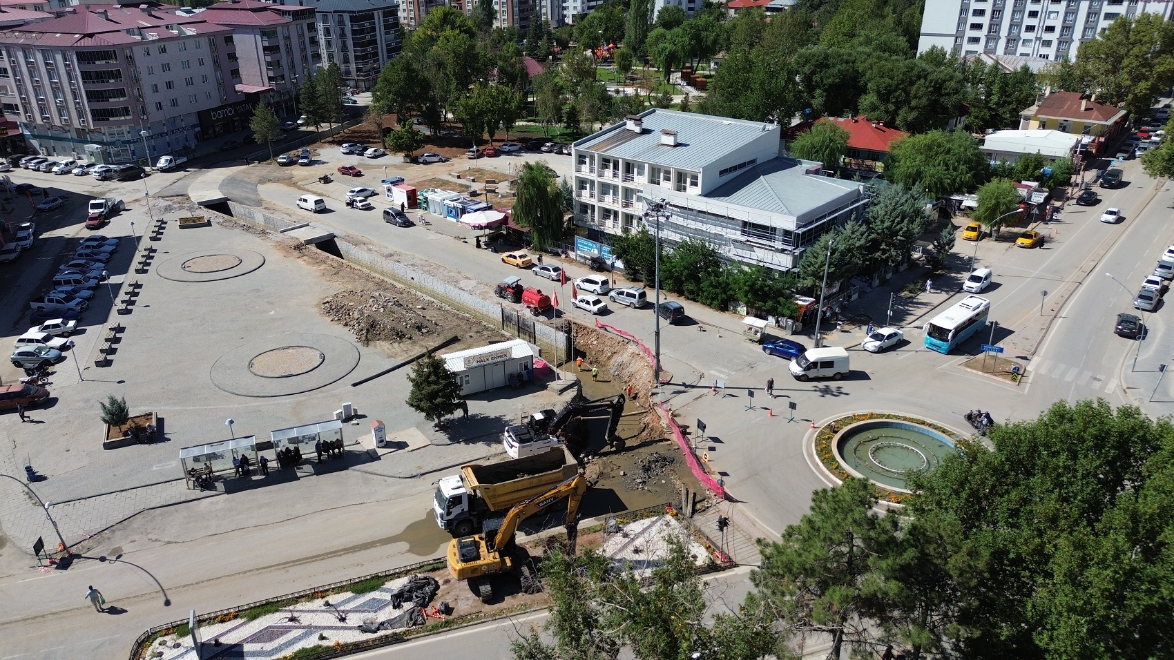 Afşin’de Taşkın Koruma Çalışmaları Nedeniyle Yol Kapatıldı (5)