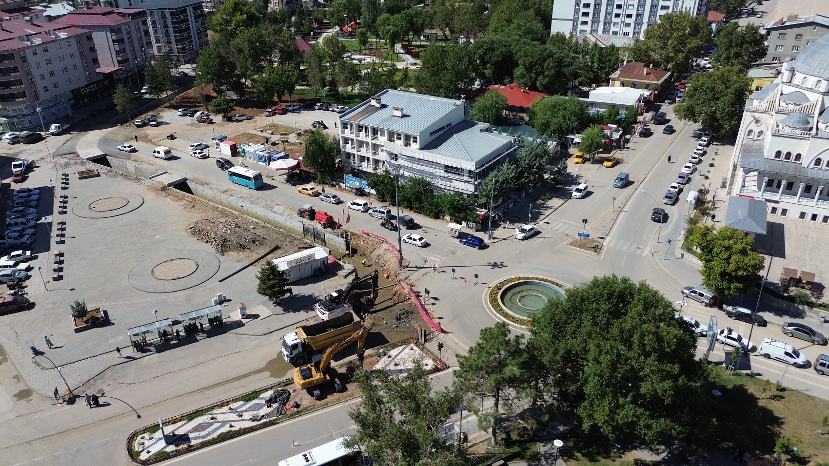 Afşin’de Taşkın Koruma Çalışmaları Nedeniyle Yol Kapatıldı (6)