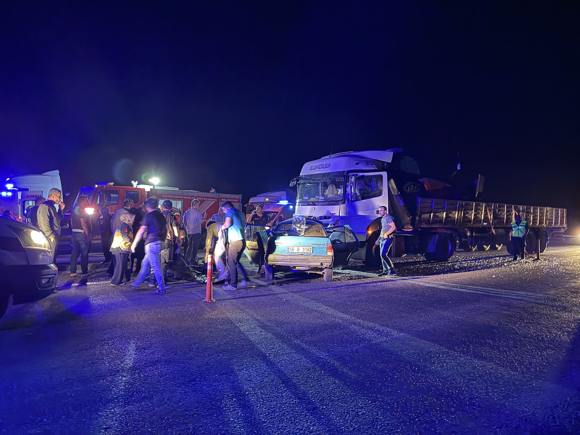 Afşin’de Tır Ile Otomobilin Çarpıştığı Kazada 3 Kişi Öldü (1)