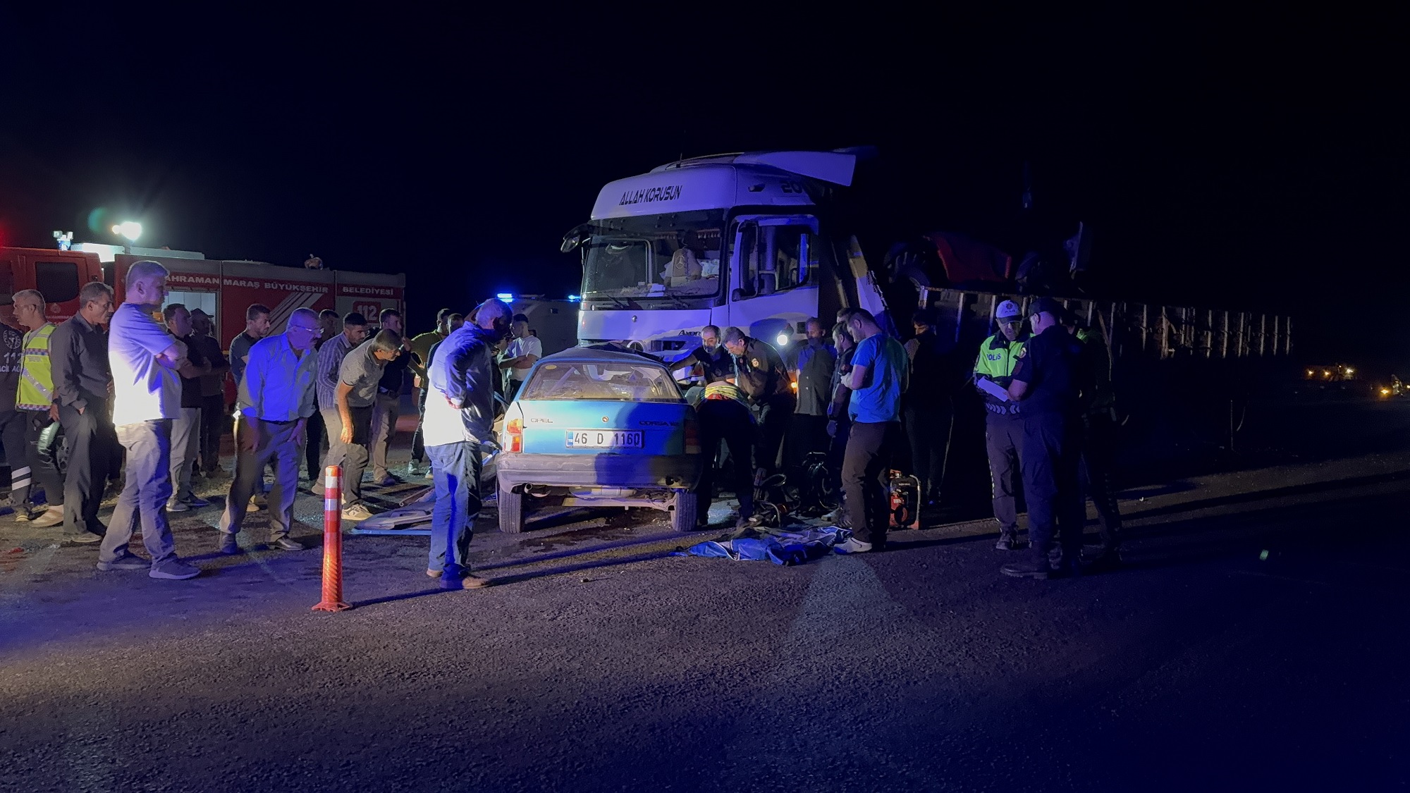 Afşin’de Tır Ile Otomobilin Çarpıştığı Kazada 3 Kişi Öldü (4)