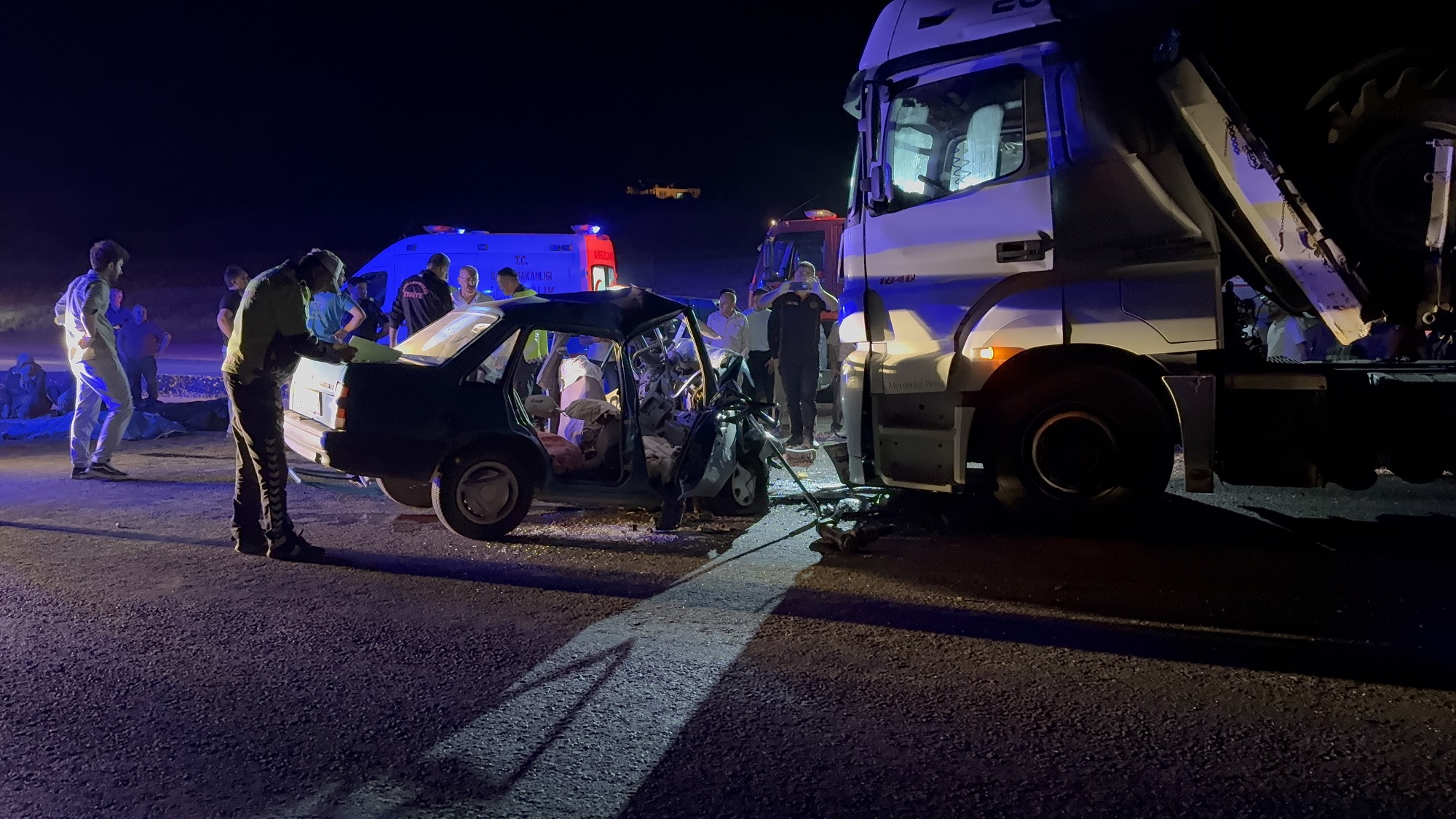 Afşin’de Tır Ile Otomobilin Çarpıştığı Kazada 3 Kişi Öldü (6)