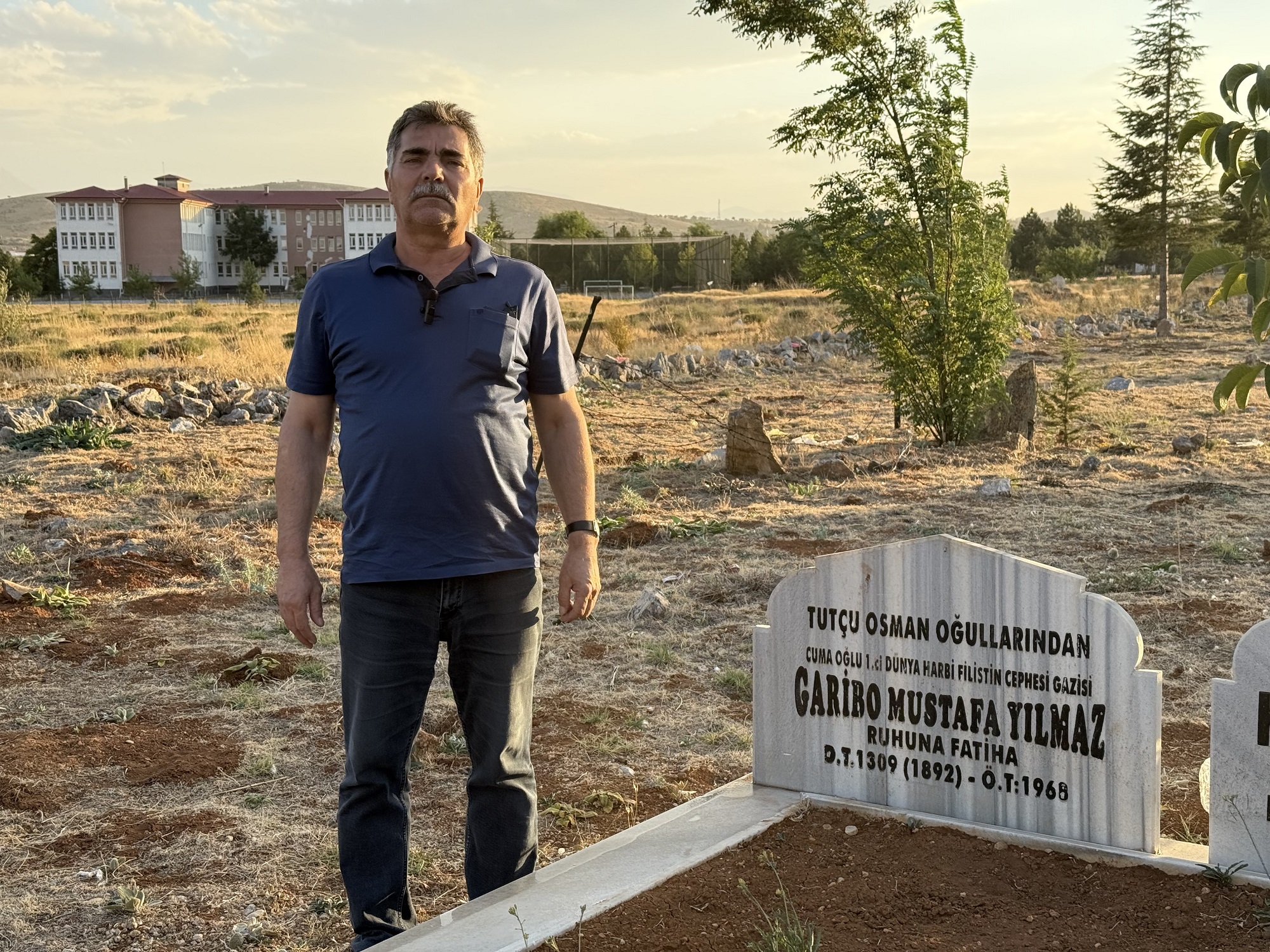 Afşinli Gaziye Vefa Torunu Her Hafta Mezarı Başında Anıyor (1)