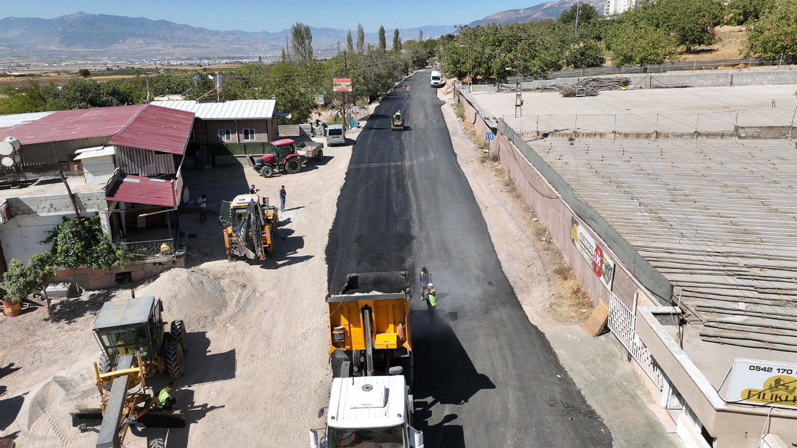 Altyapısı Tamamlanan Akyar Toki̇ Yolu Sıcak Asfalta Buluştu (2)