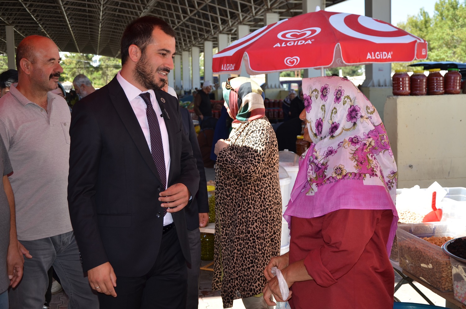 Anahtar Parti İlçe Başkanı Alperen Kır, Pazar Yerinde Esnafla Buluştu (13)
