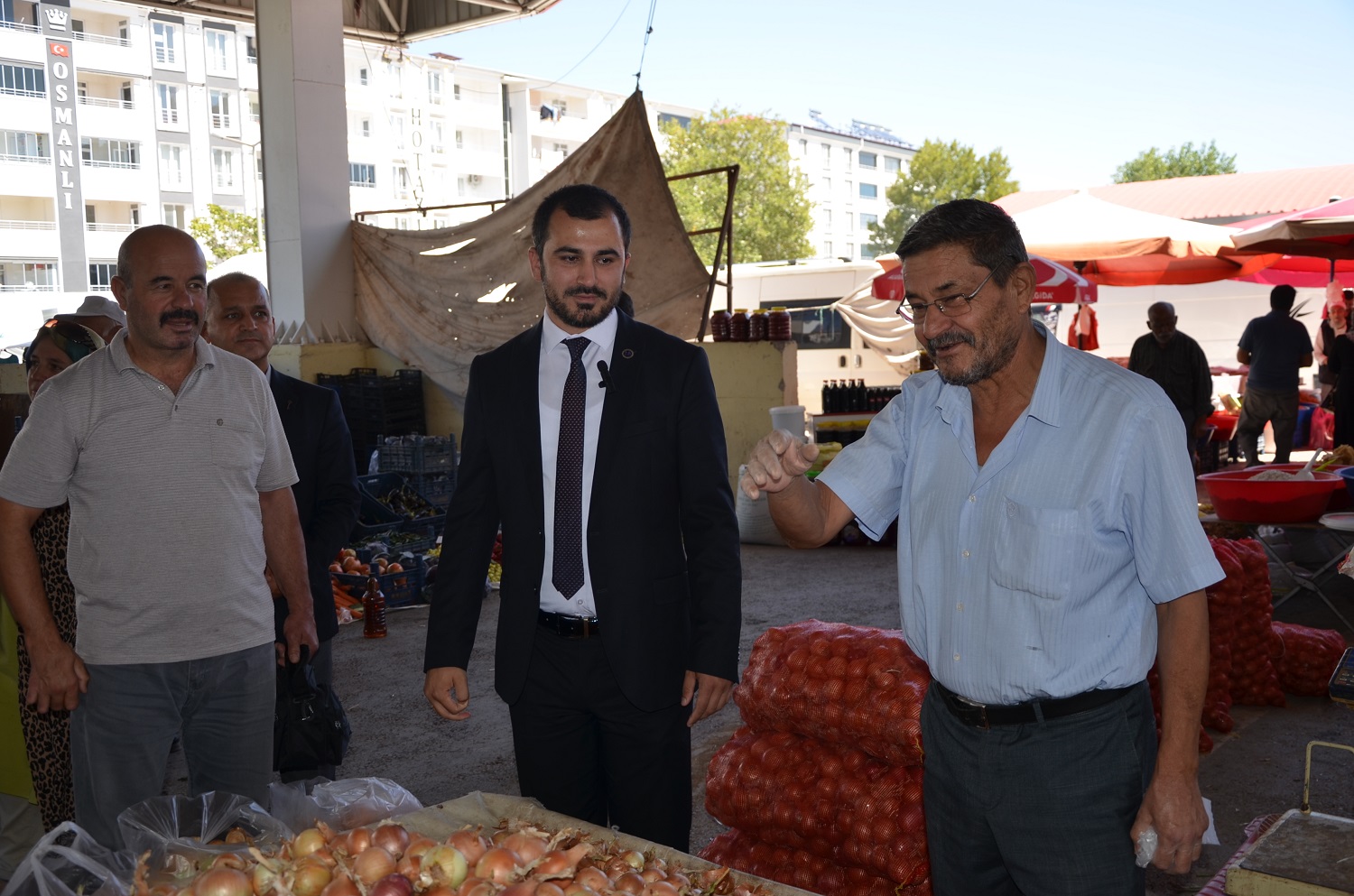 Anahtar Parti İlçe Başkanı Alperen Kır, Pazar Yerinde Esnafla Buluştu (14)