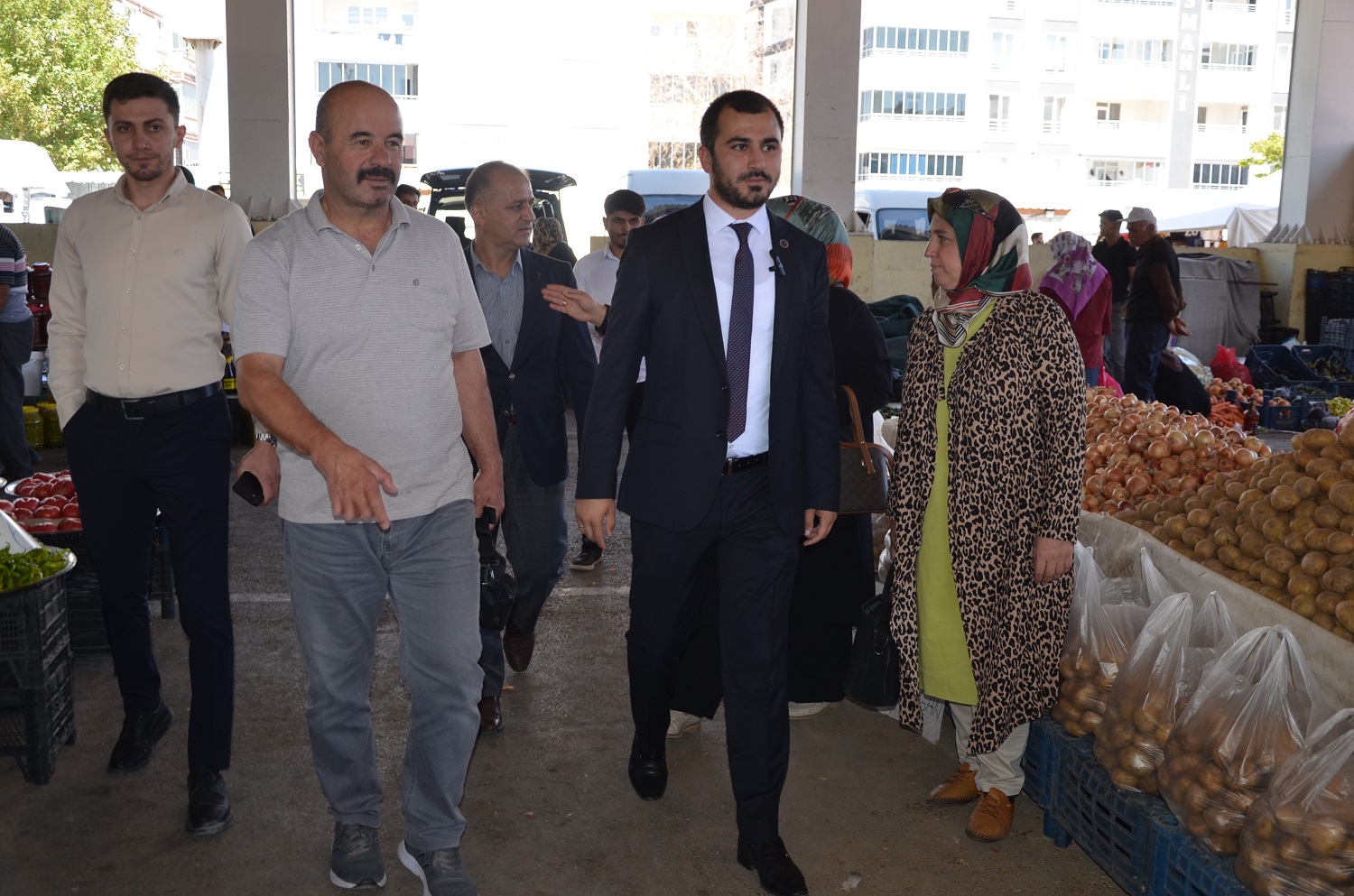 Anahtar Parti İlçe Başkanı Alperen Kır, Pazar Yerinde Esnafla Buluştu (15)