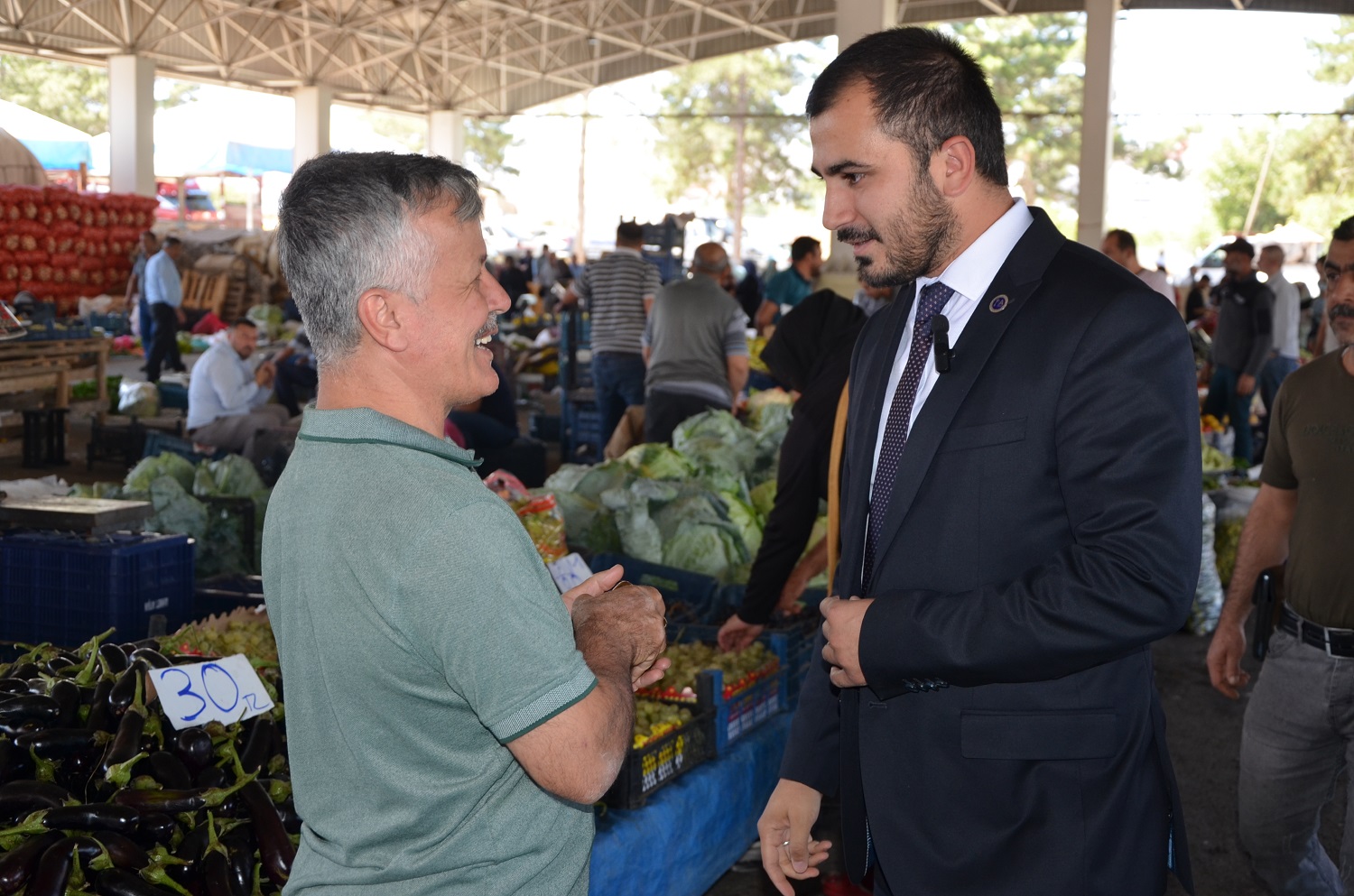 Anahtar Parti İlçe Başkanı Alperen Kır, Pazar Yerinde Esnafla Buluştu (6)