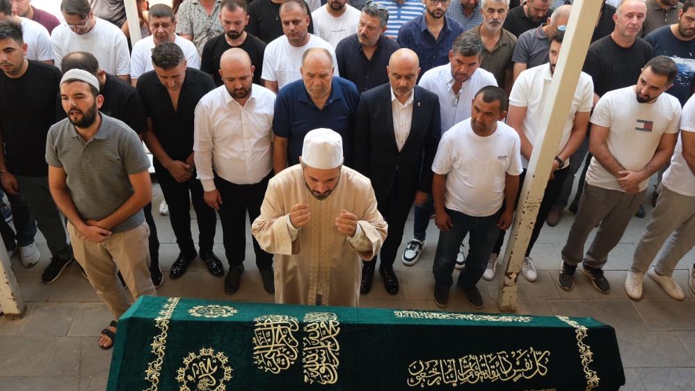 Bıçaklı Saldırıda Hayatını Kaybeden Genç Adam Son Yolculuğuna Uğurlandı 1