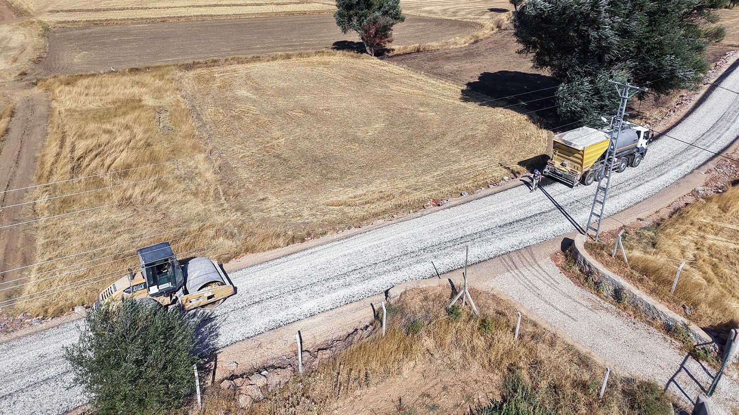Büyükşehir, Afşin’de Kırsal Mahallelerin Ulaşımını İyileştiriyor (3)