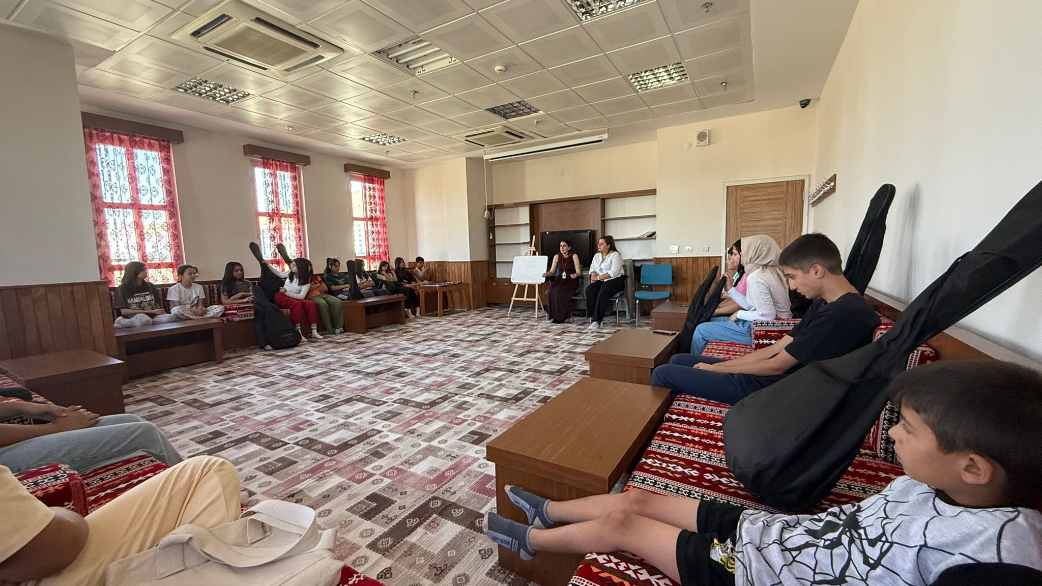 “Dijital Dünyanı Yönet, Hayatı Kaçırma” Temasıyla Afşin’de “Ekransız 1 Saat” Etkinliği Düzenlendi4