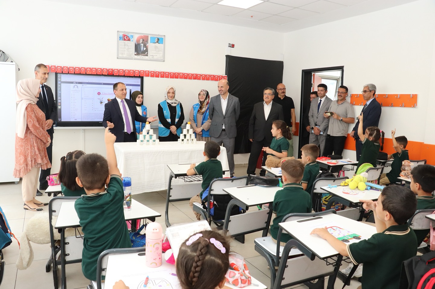 Eğitime Destek Ziyareti Öğrencilere Kırtasiye Hediyesi3