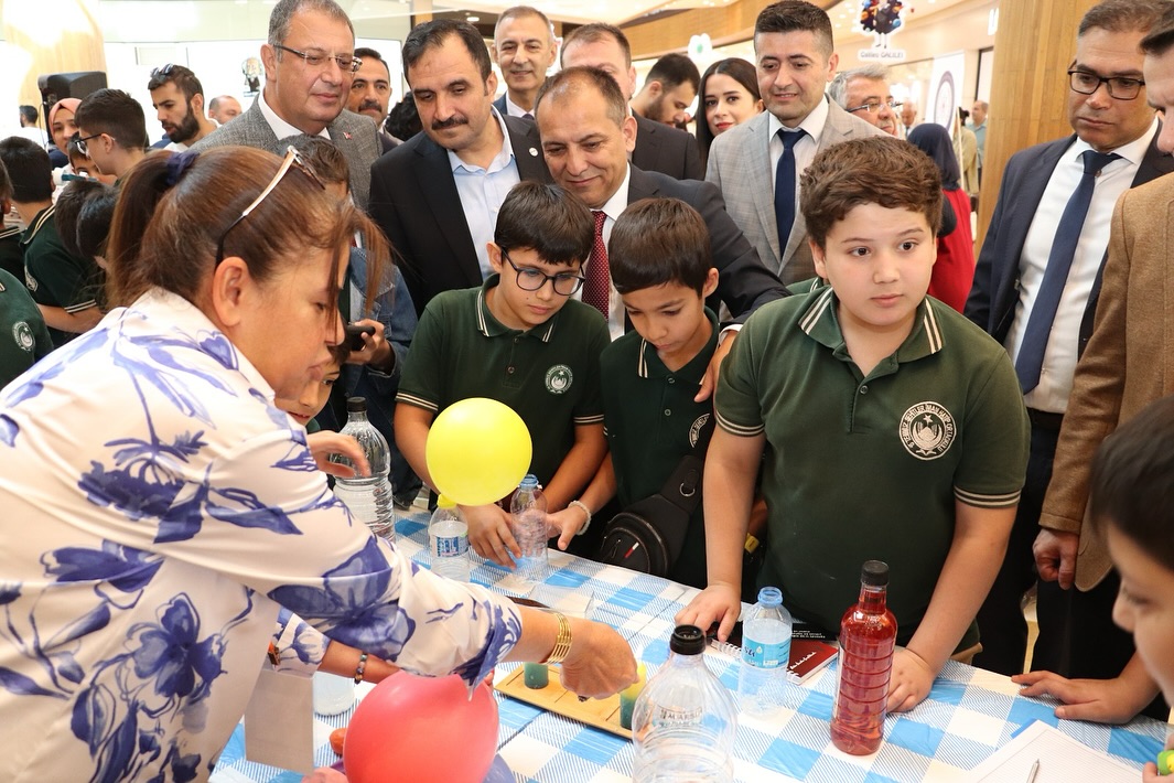 “Kahraman Şehir Bilimle Şenleniyor” Tübi̇tak 4007 Bilim Şenliği Başladı!3