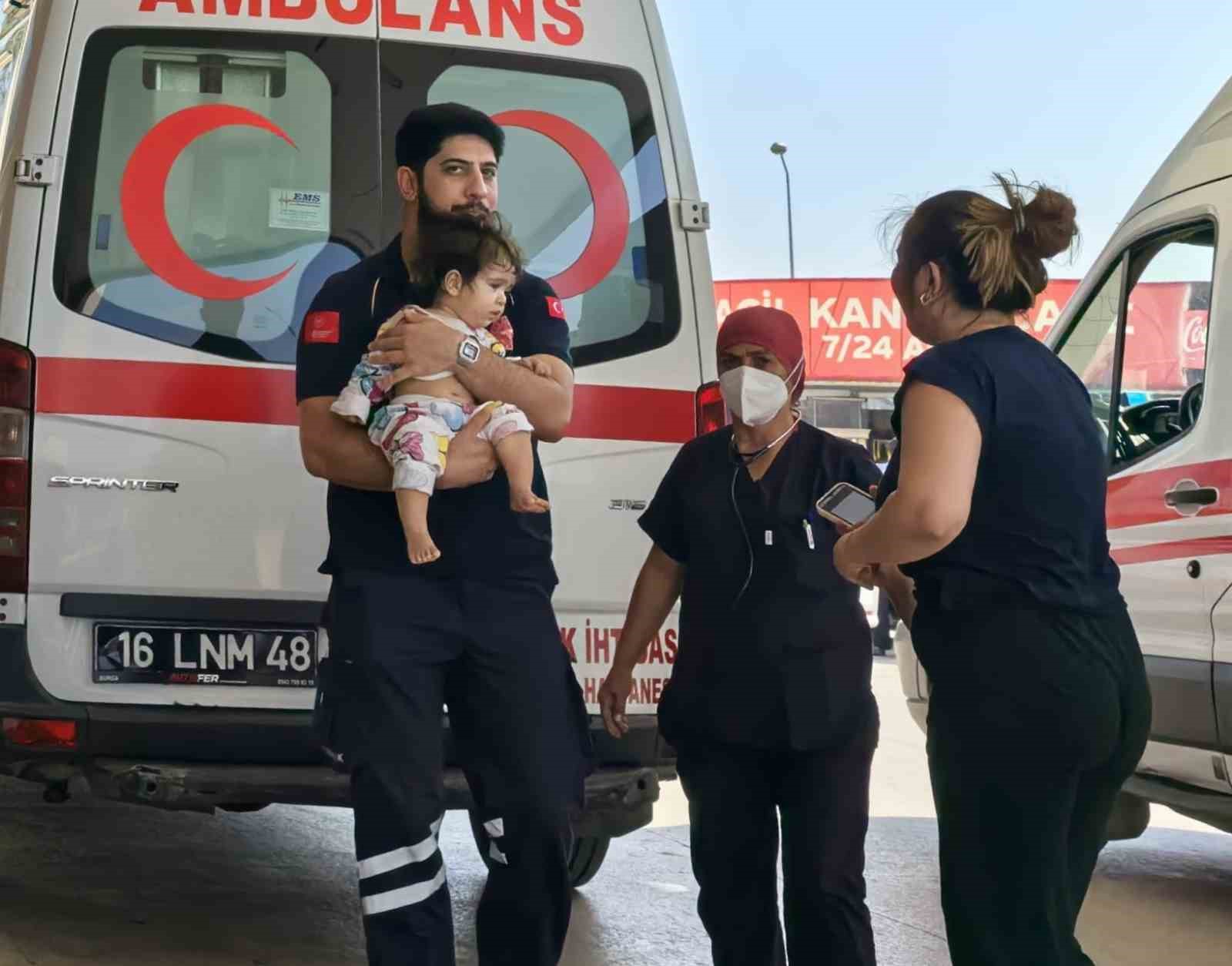 Maraş Otu Yutan 1 Yaşındaki Bebek Hastanelik Oldu 2