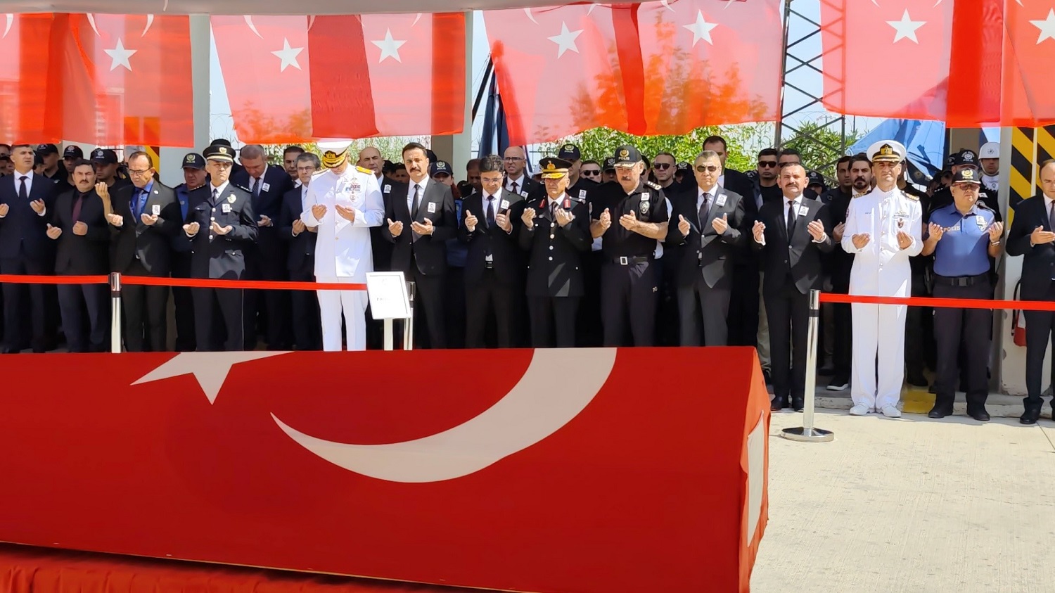 Mersin’de Şehit Düşen Kahramanmaraşlı Polis Memuru İçin Tören Düzenlendi (4)