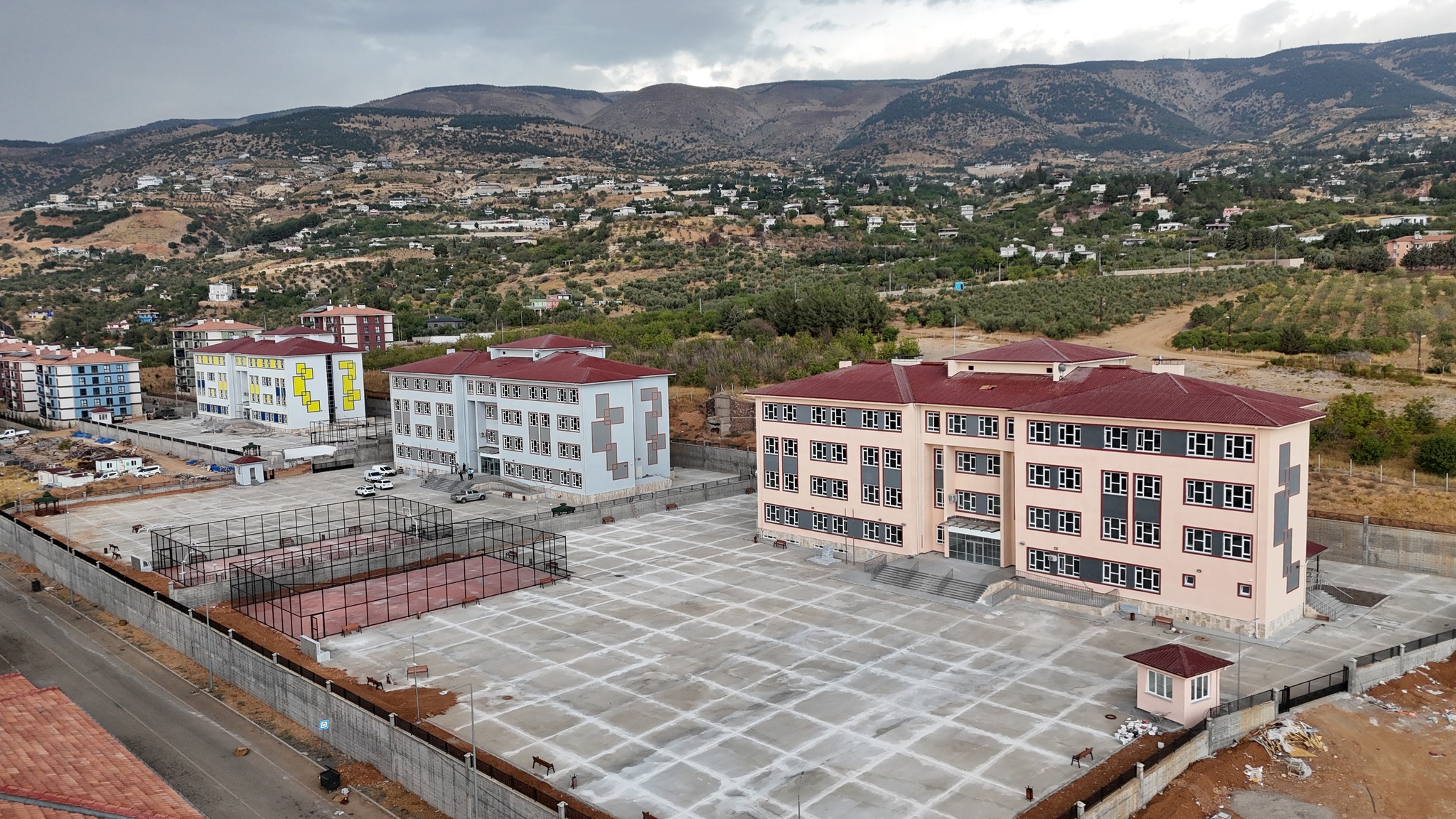 Milletvekili Debgici, Akyar Toki̇ Bölgesindeki Okulları Ziyaret Etti1