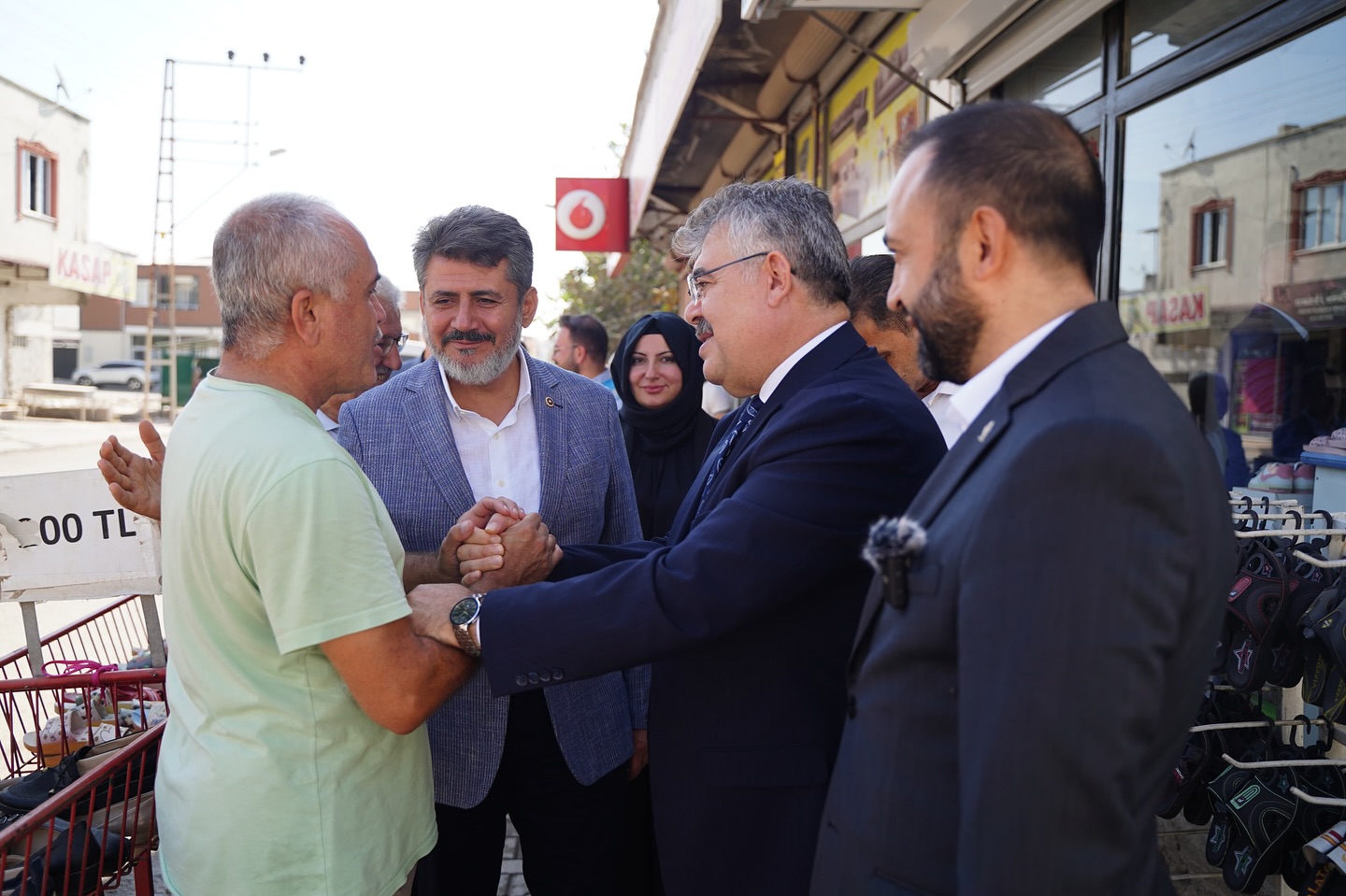 Milletvekili Debgici'den Kanuni Mahallesi Esnafına Ziyaret1
