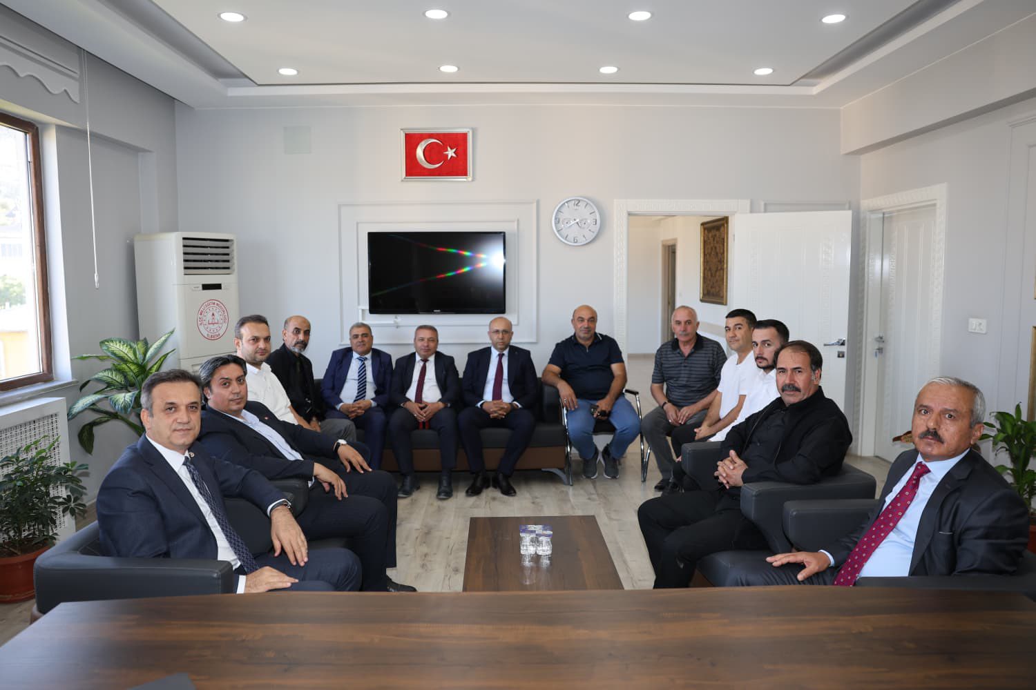 Milletvekili Kurt’tan Milli Eğitim Müdürü Gezer’e Ziyaret1