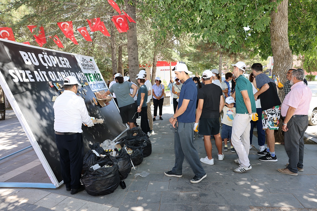 Öğrenciler Farkındalık İçin Sokakları Temizledi (7)