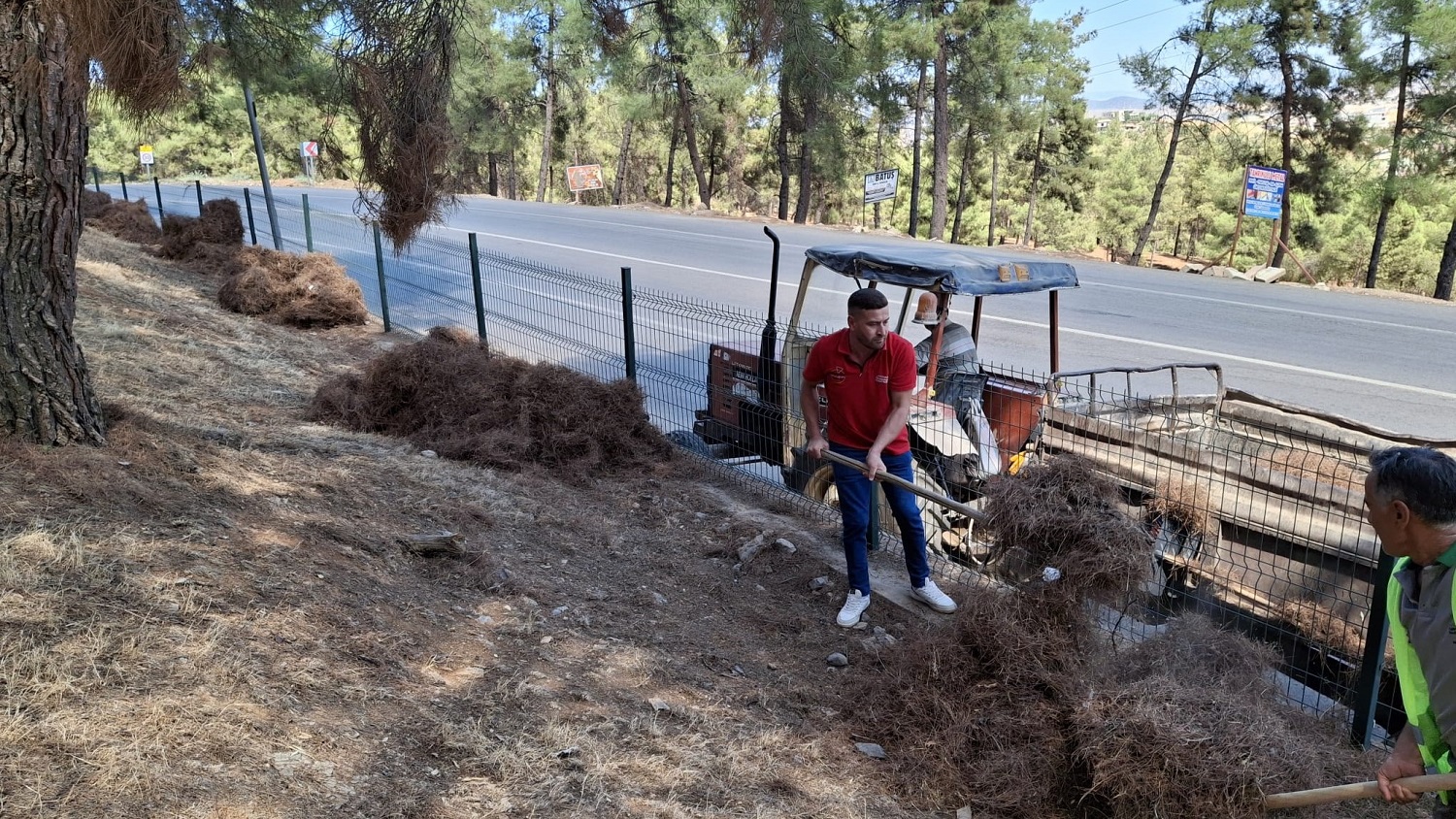 Parklar Temizleniyor, Doğa Yeniden Nefes Alıyor (3)