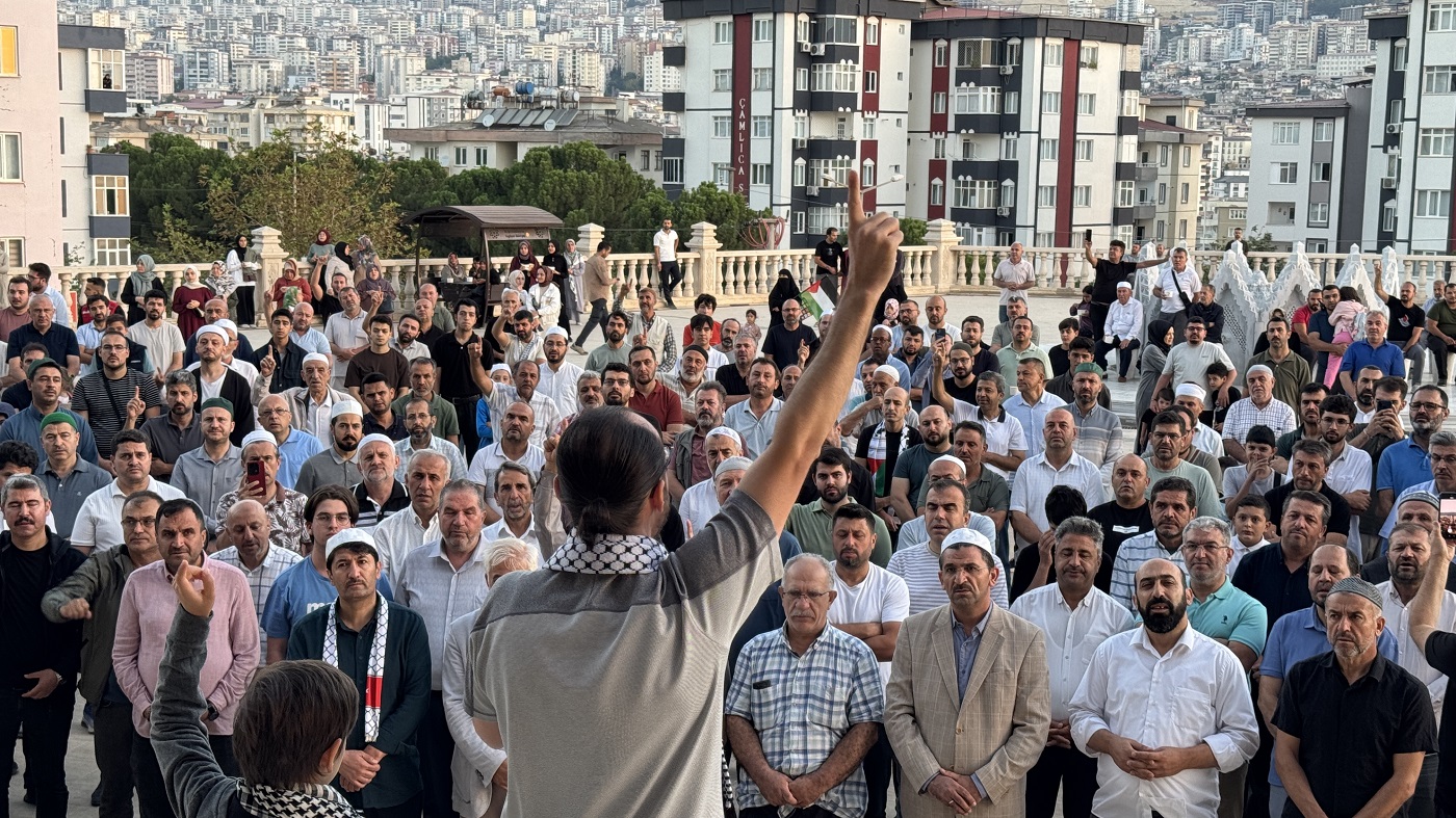 Sabah Namazında Dualar Filistin Ve Küresel Sumud Filosu İçin Yükseldi (2)