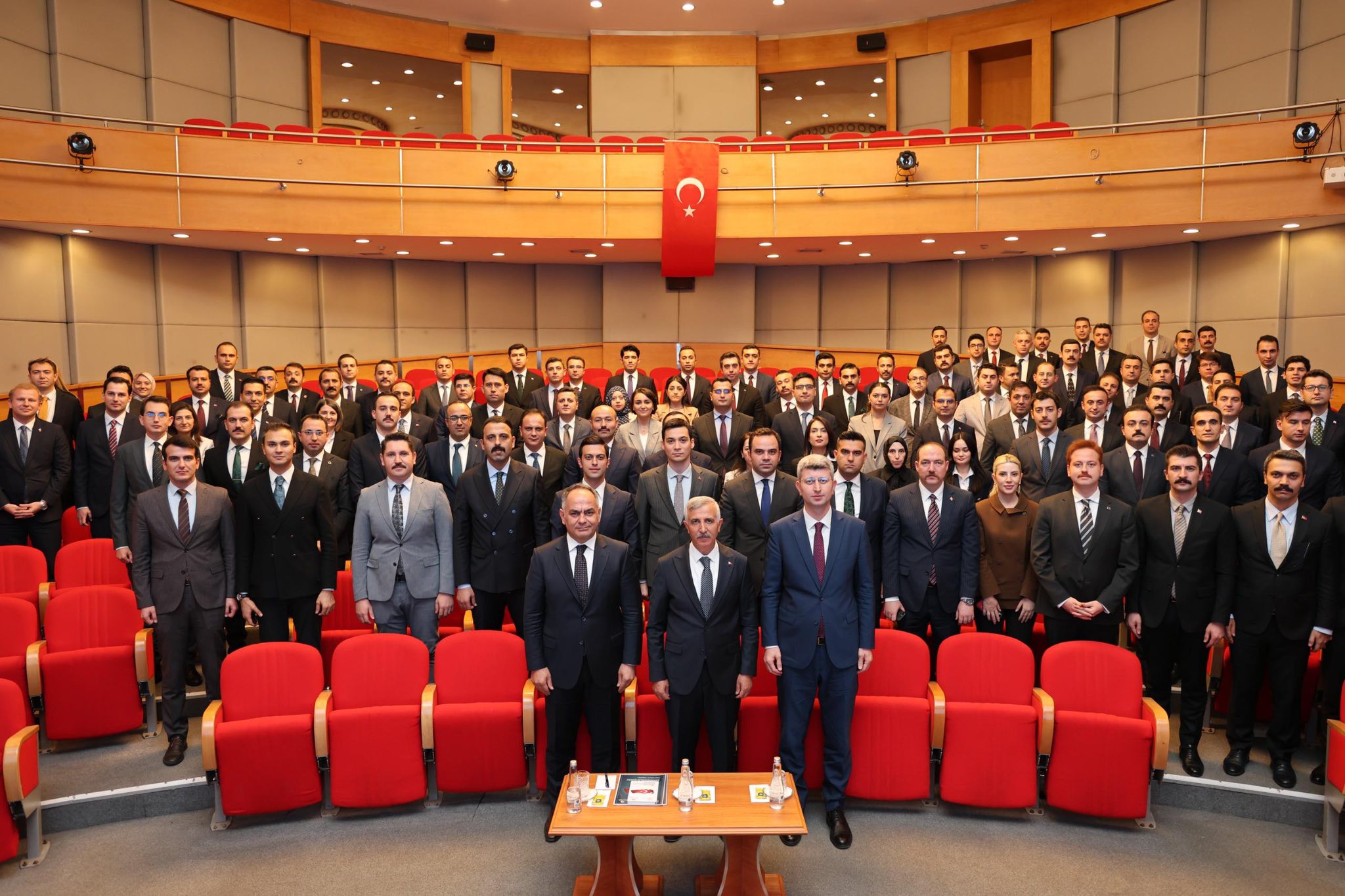 Vali Mükerrem Ünlüer, Kaymakam Adaylarıyla Tecrübelerini Paylaştı