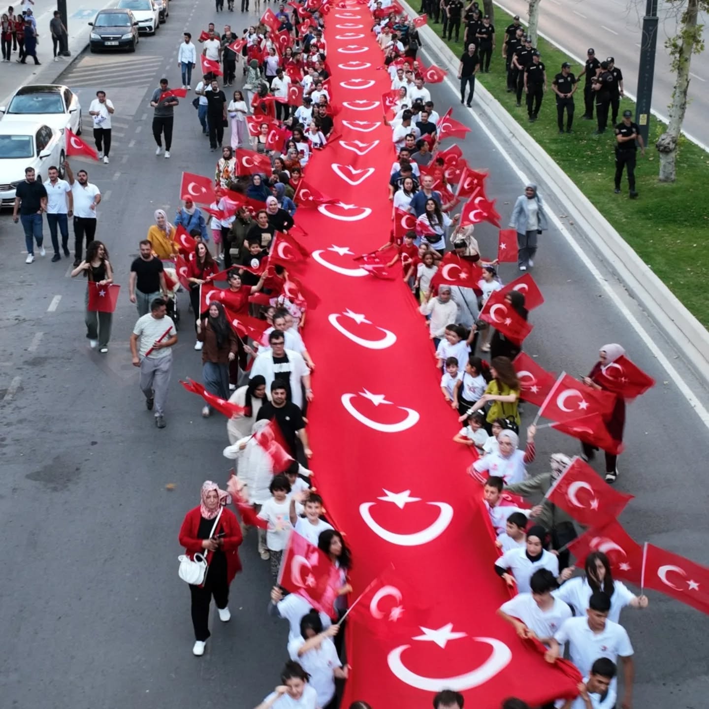 15 Temmuz’da Kahramanmaraş’ta Kortej Yürüyüşü Düzenlendi3