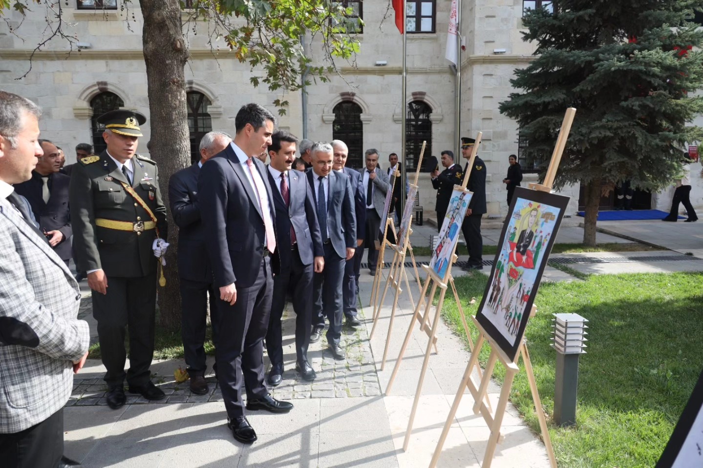 “29 Ekim Ve Atatürk” Konulu Resim Sergisi Açıldı2