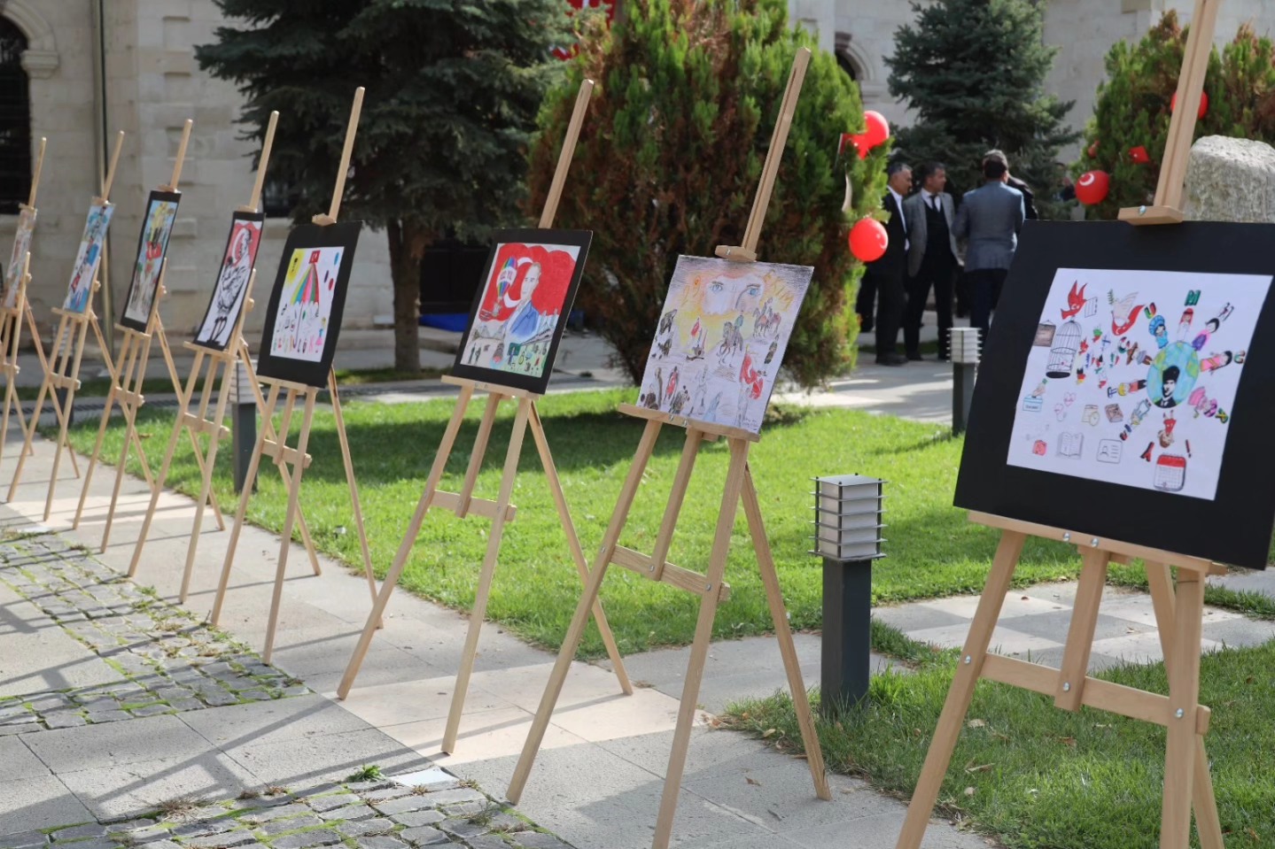 “29 Ekim Ve Atatürk” Konulu Resim Sergisi Açıldı3