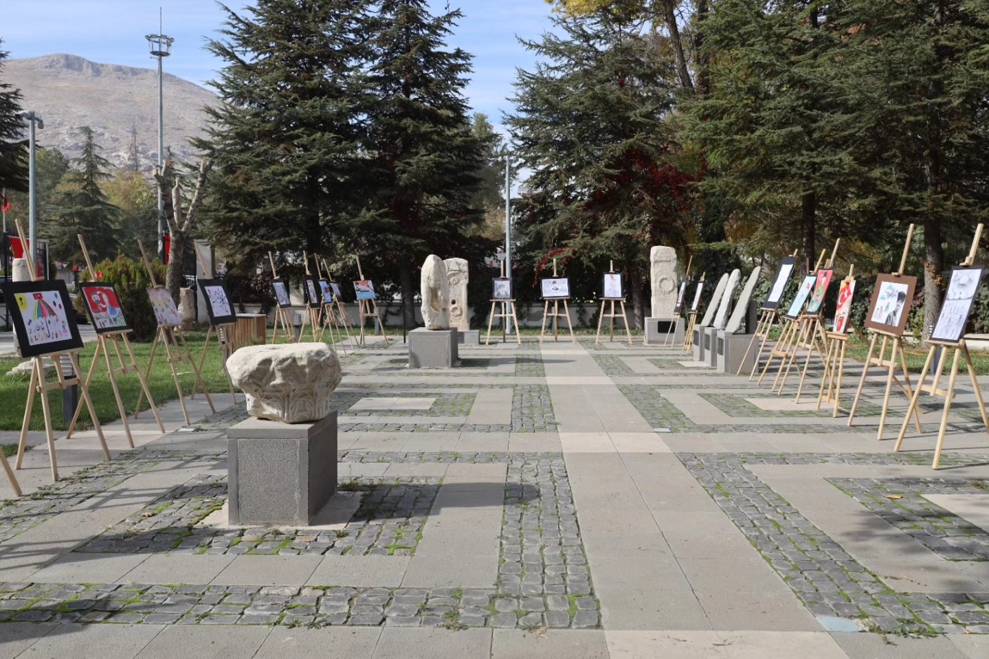 “29 Ekim Ve Atatürk” Konulu Resim Sergisi Açıldı4