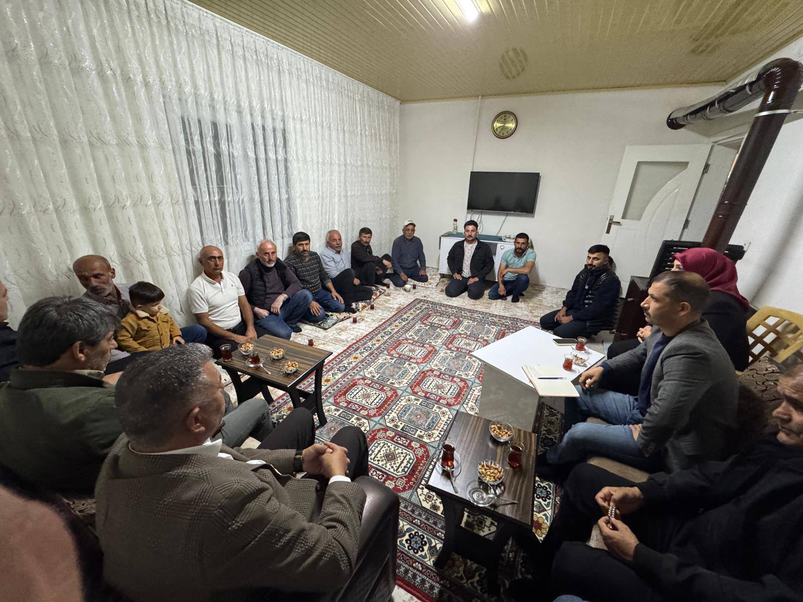 Afşin Ülkü Ocakları’ndan “Hayırlı Günler Komşum” Ve “Derdiniz Derdimizdir” Ziyaretleri2