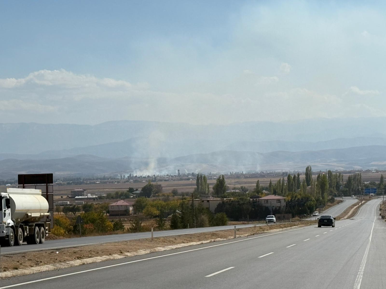 Afşin Ve Çevresinde Anız Yangınları Sürüyor (5)
