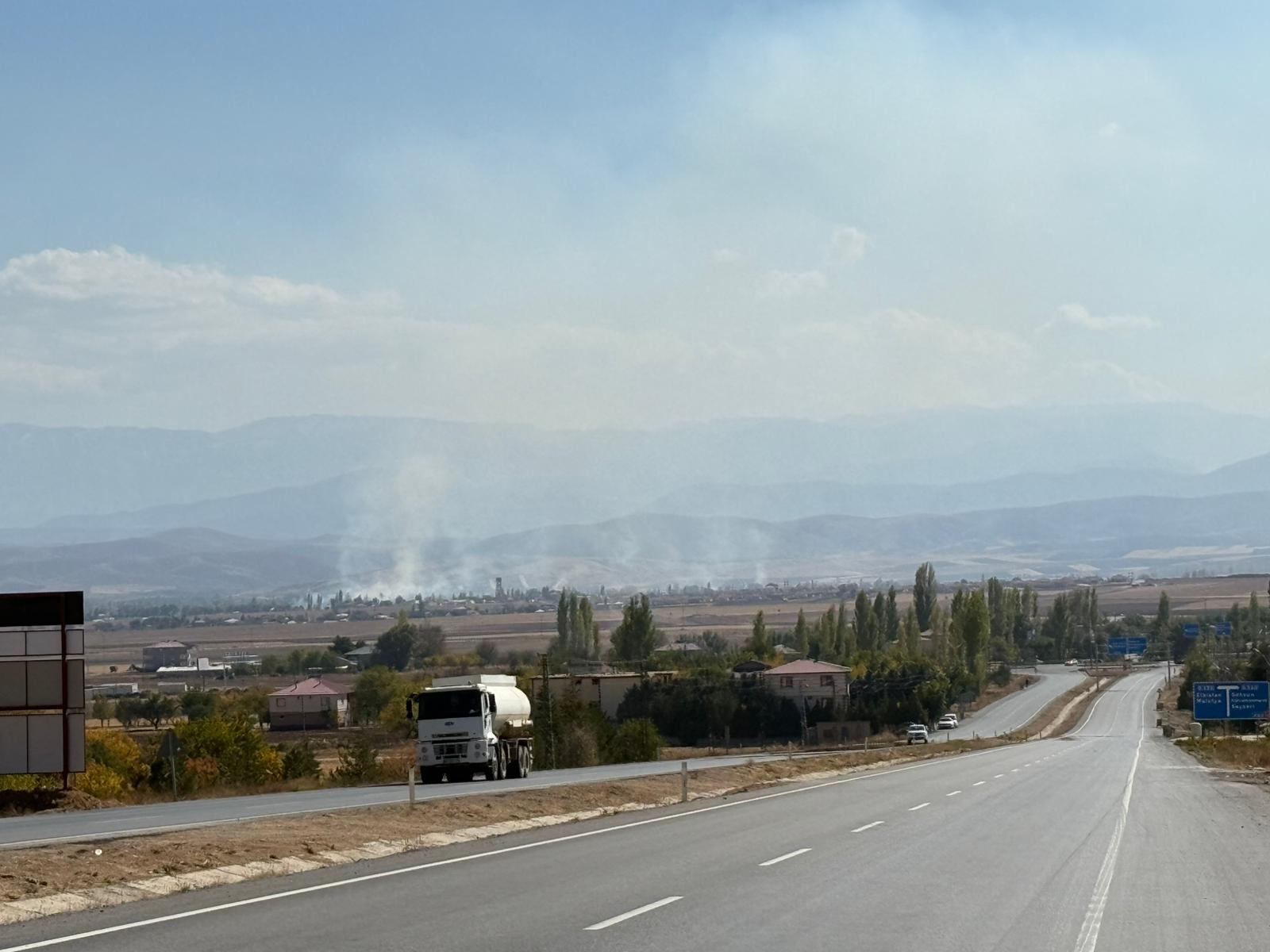 Afşin Ve Çevresinde Anız Yangınları Sürüyor (6)