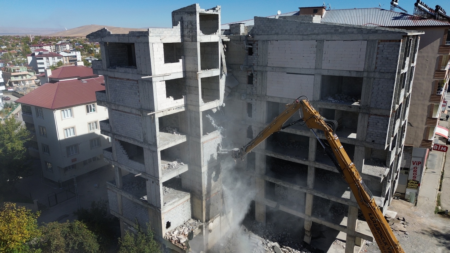 Afşin’de 4. Rezerv Alanında İlk Yıkım Başladı (1)