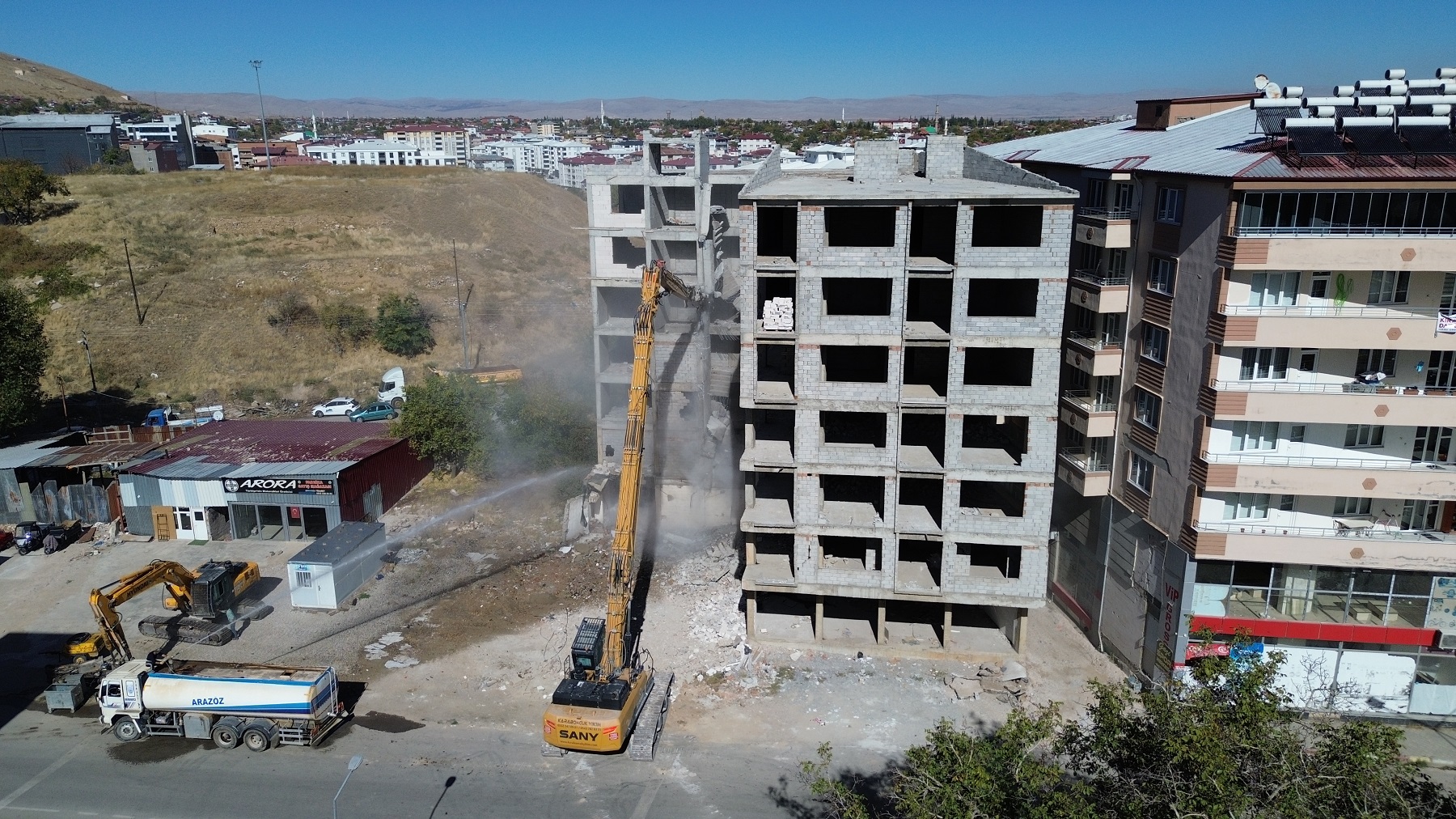 Afşin’de 4. Rezerv Alanında İlk Yıkım Başladı (6)