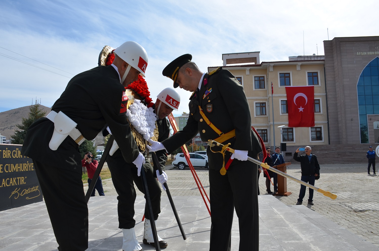 Afşin’de Çelenk Sunma Töreni Düzenlendi (13)