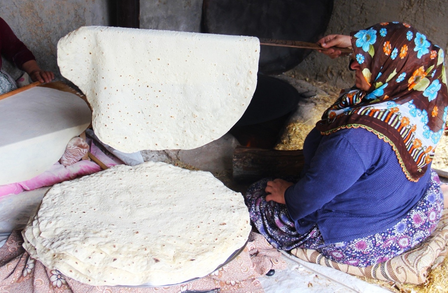 Afşin’de İmece Geleneğiyle Kış Hazırlığı Devam Ediyor (2)