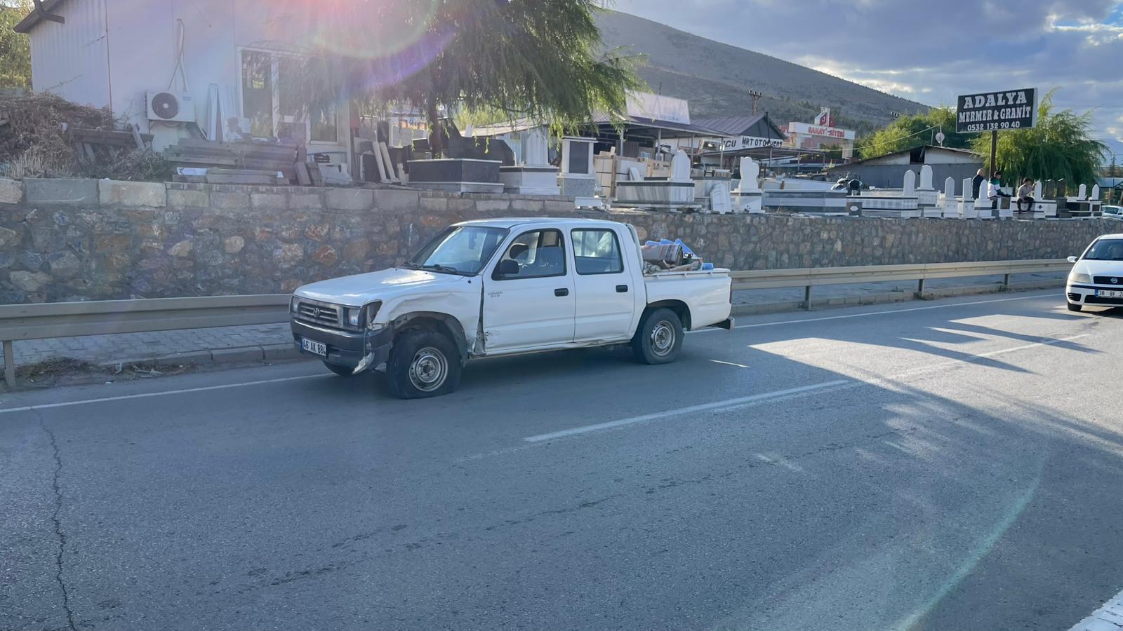 Afşin’de Otomobil Takla Attı 2 Yaralı-1