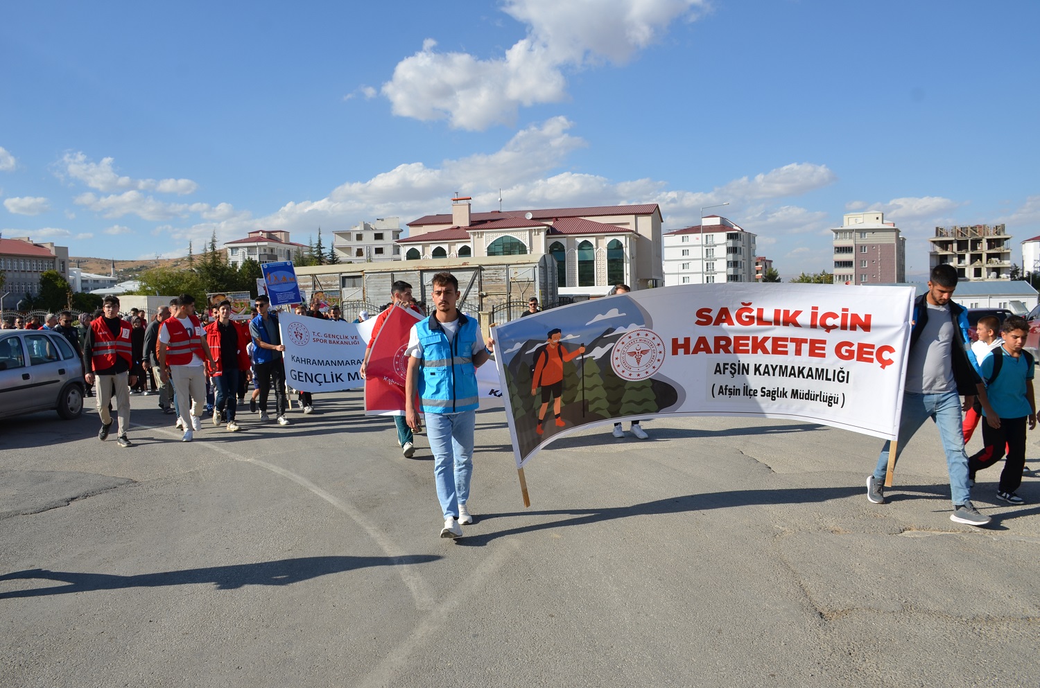Afşin’de “Sağlık İçin Harekete Geç” Yürüyüşü Düzenlendi (2)-1