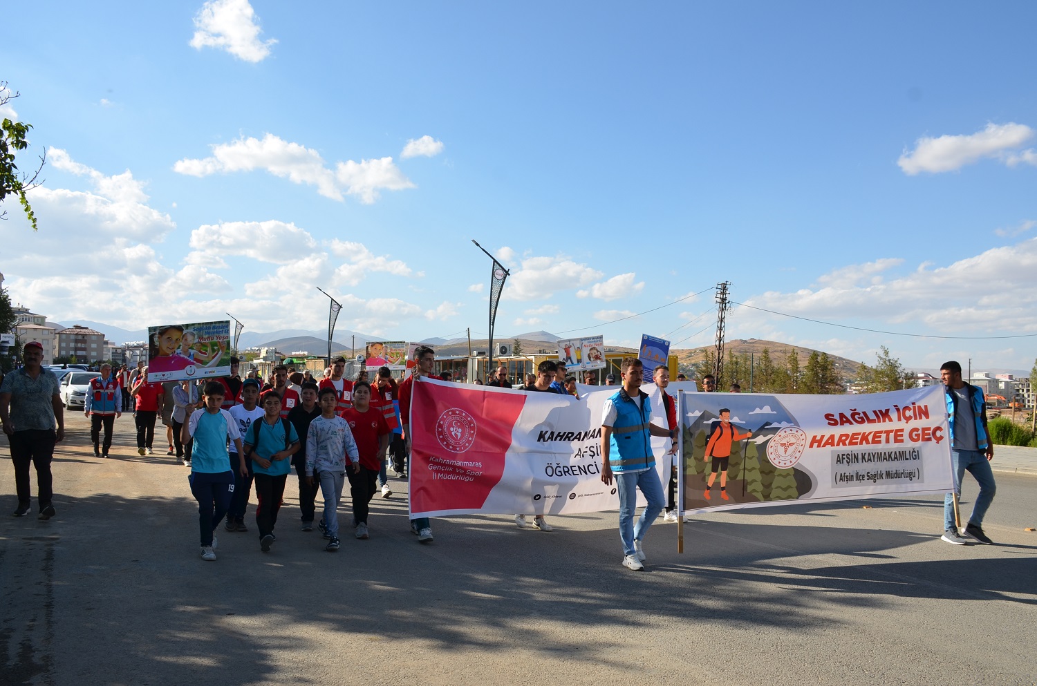 Afşin’de “Sağlık İçin Harekete Geç” Yürüyüşü Düzenlendi (4)-1