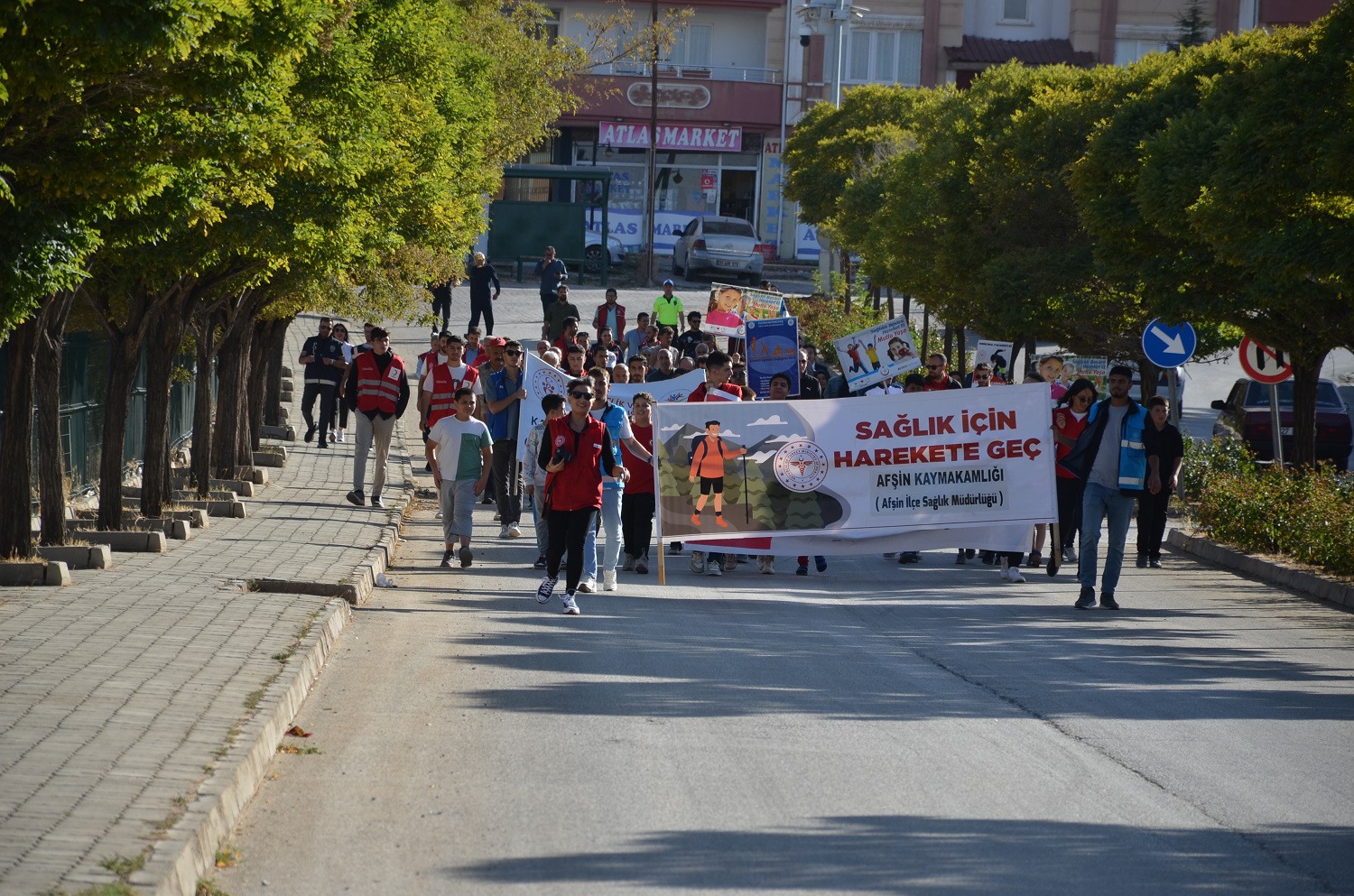 Afşin’de “Sağlık İçin Harekete Geç” Yürüyüşü Düzenlendi (7)-1