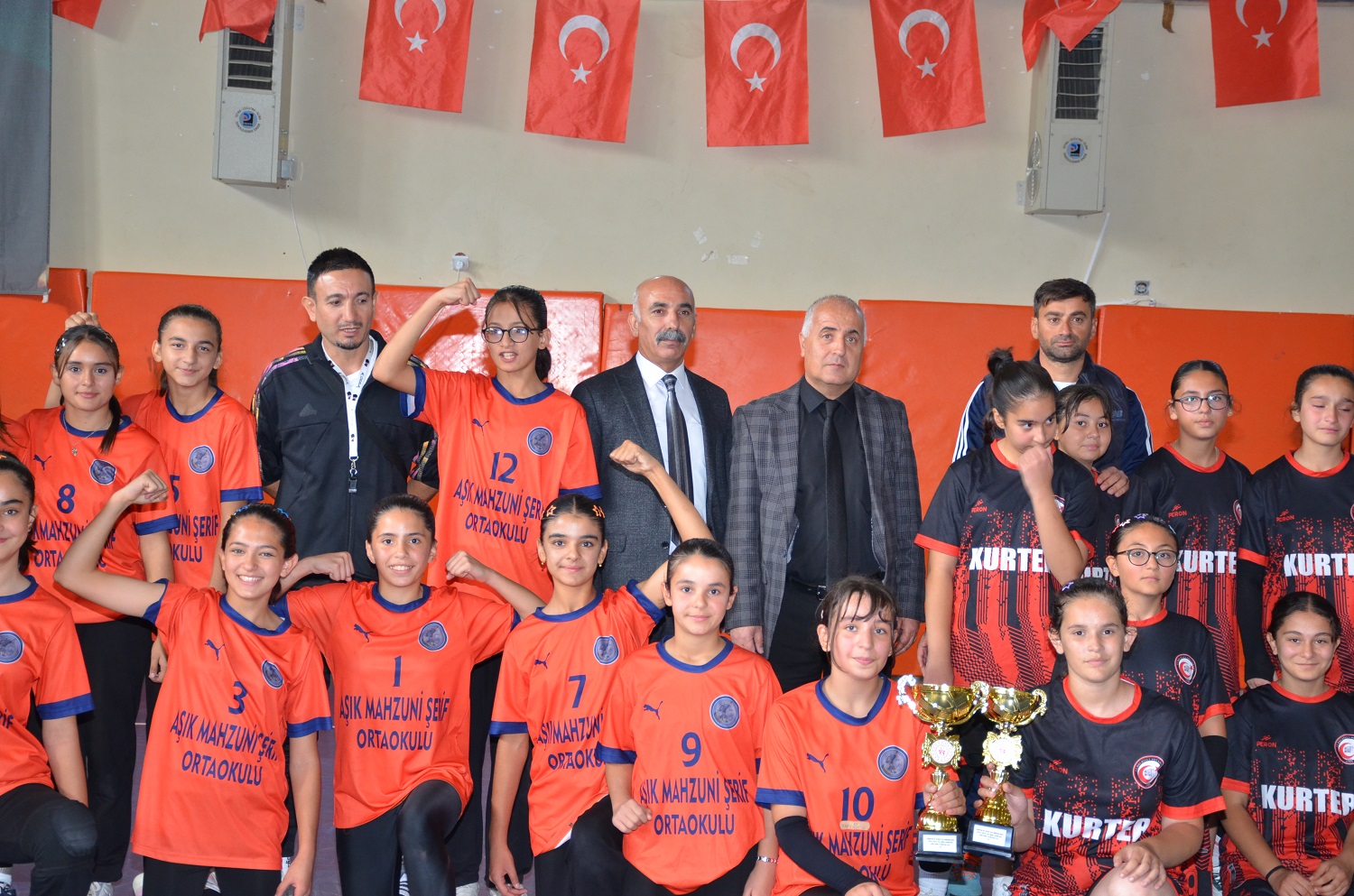 Afşin’de Yıldız Kızlar Voleybol Şampiyonu Mahzuni Şerif Ortaokulu (15)