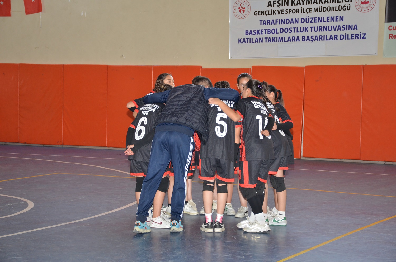 Afşin’de Yıldız Kızlar Voleybol Şampiyonu Mahzuni Şerif Ortaokulu (3)